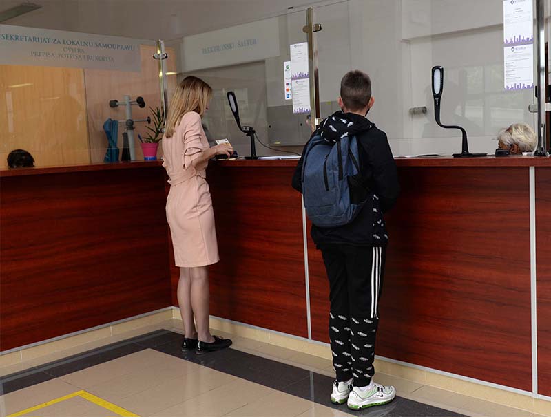 Građani Podgorice zadovoljni uvođenjem sistema elektronske karte u gradski prevoz