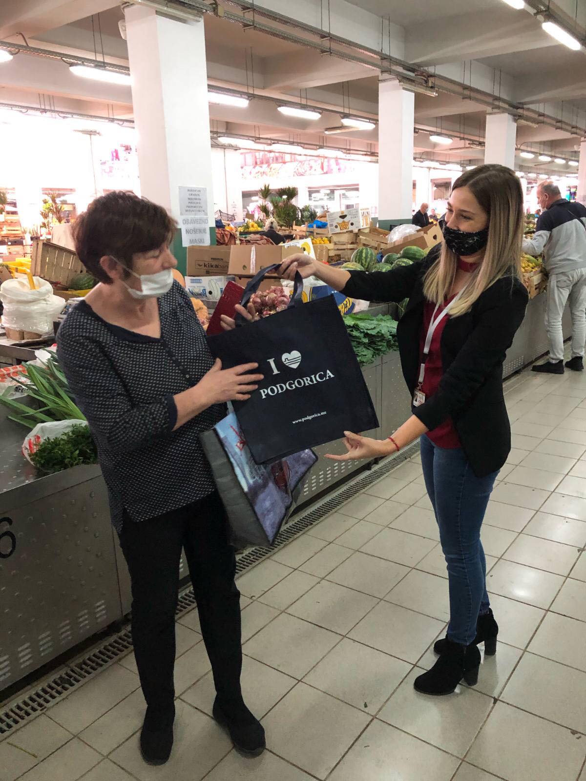 Akcija "Kesa je više previše" na pijaci na Pobrežju i u tržnim centrima "Bazar" i "Forum"