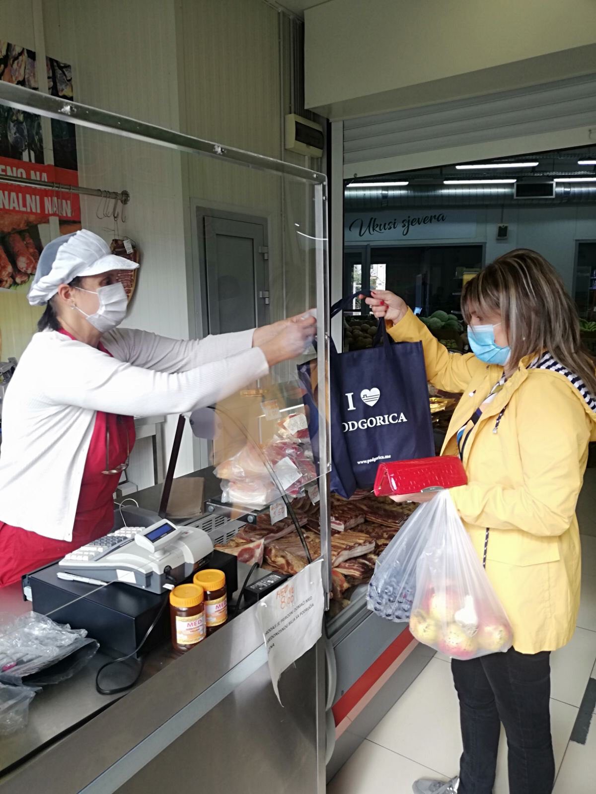 Akcija "Kesa je više previše" na pijaci na Pobrežju i u tržnim centrima "Bazar" i "Forum"
