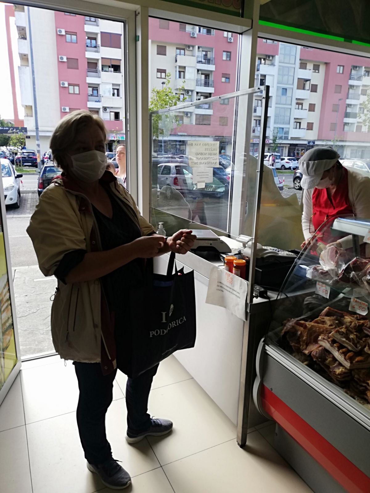 Akcija "Kesa je više previše" na pijaci na Pobrežju i u tržnim centrima "Bazar" i "Forum"
