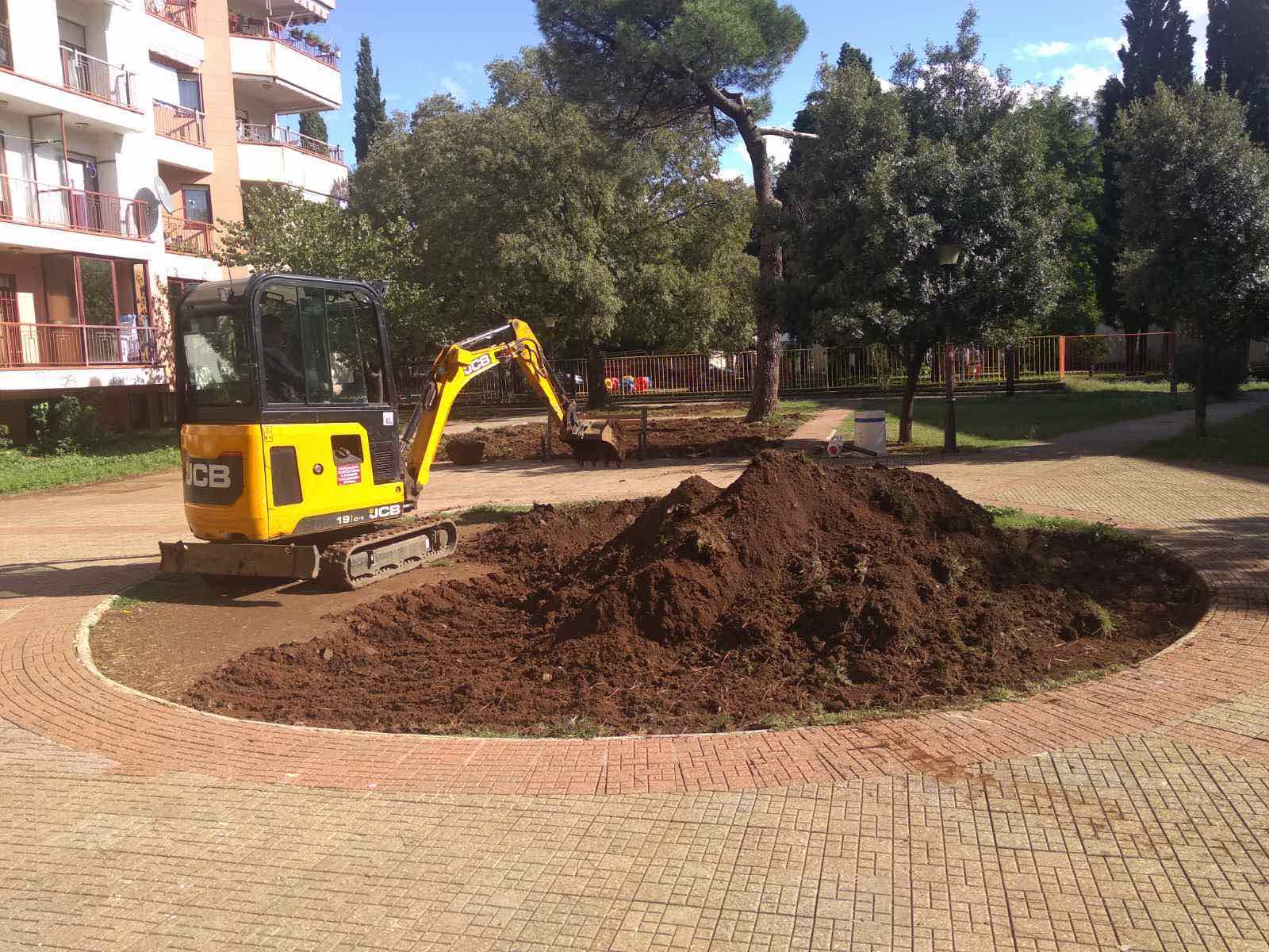 Počelo uređenje zelene površine u Ulici Arhitekte Milana Popovića