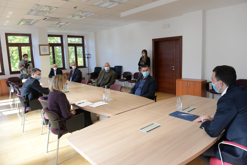 Vuković sa predstavnicima ugostitelja: Glavni grad će pomoći ugostitelje sa 80.000 eura