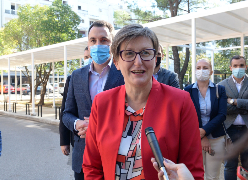 Uređena mikrolokacija ispred OŠ "Maksim Gorki"