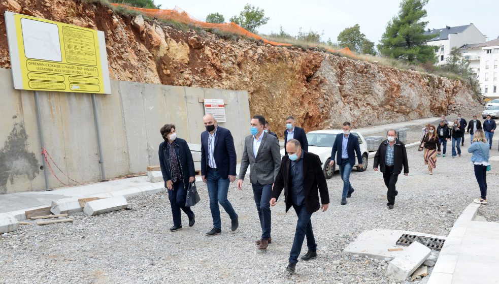 Gradonačelnik Vuković obišao radove u ulicama Veliše Mugoše i 18. jula