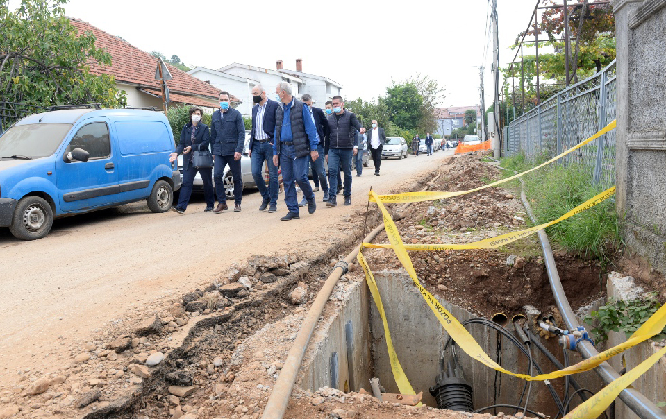 Gradonačelnik Vuković obišao radove u ulicama Veliše Mugoše i 18. jula