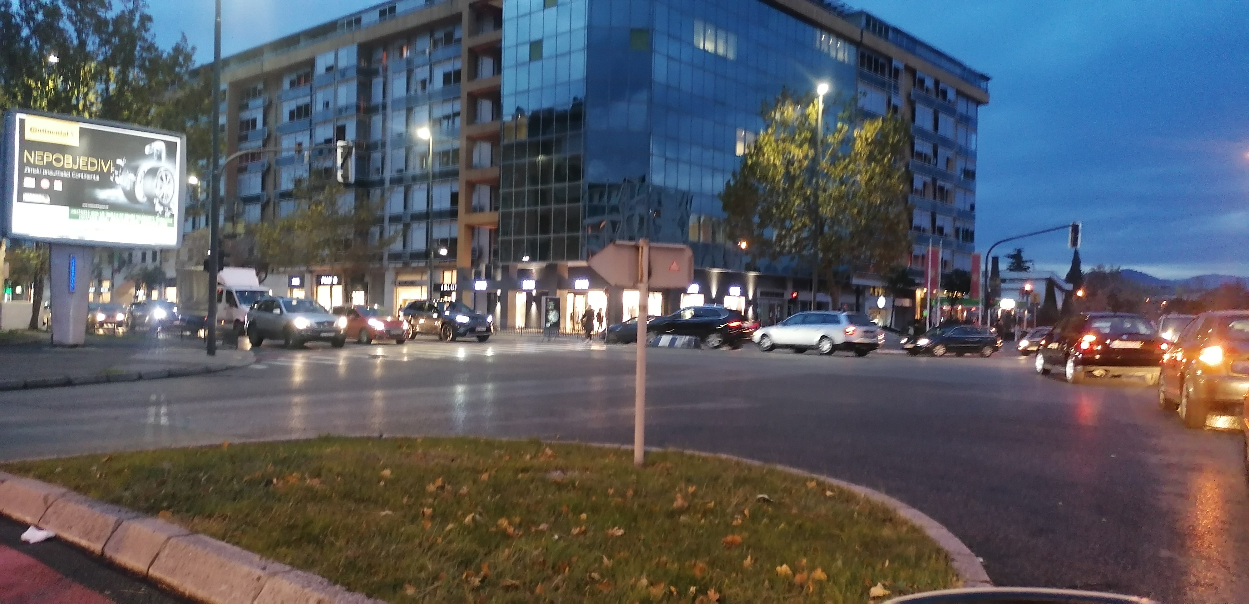 Pojačane kontrole nepropisnog zaustavljanja i parkiranja zbog povećane gužve u saobraćaju