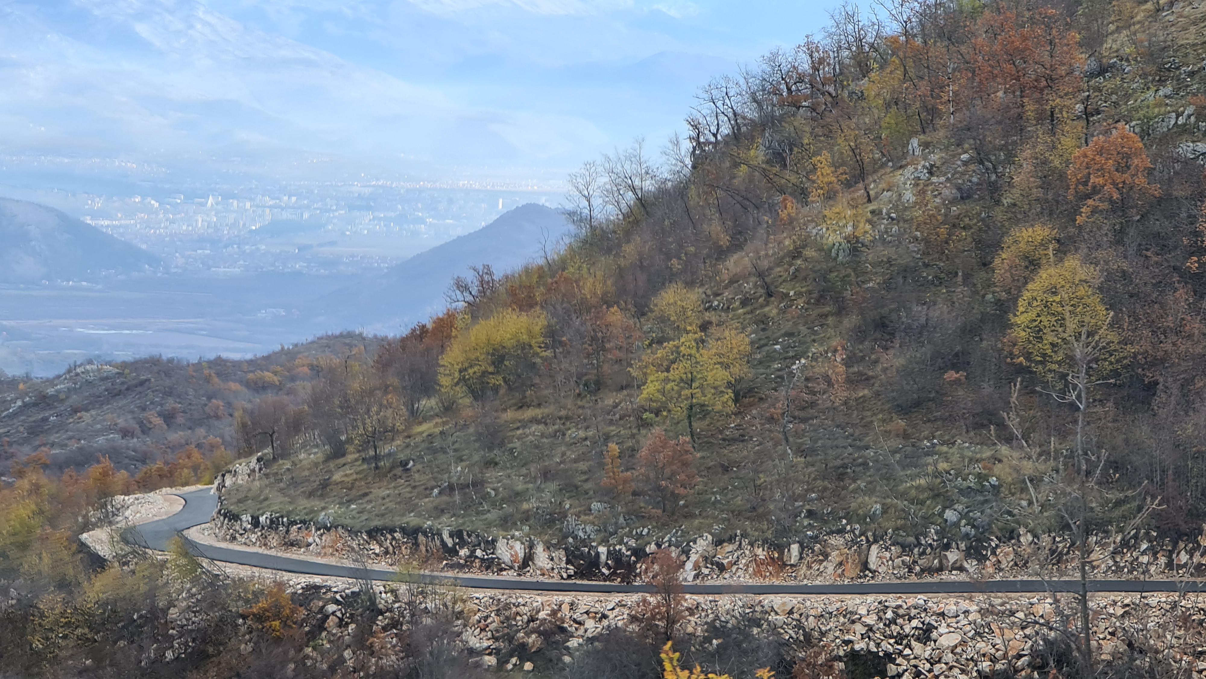 Završeno asfaltiranje putnog pravca Komani-Barjamovica u dužini od 6,5 km