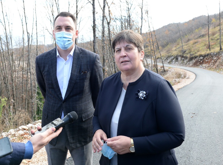 Završeno asfaltiranje putnog pravca Komani-Barjamovica u dužini od 6,5 km