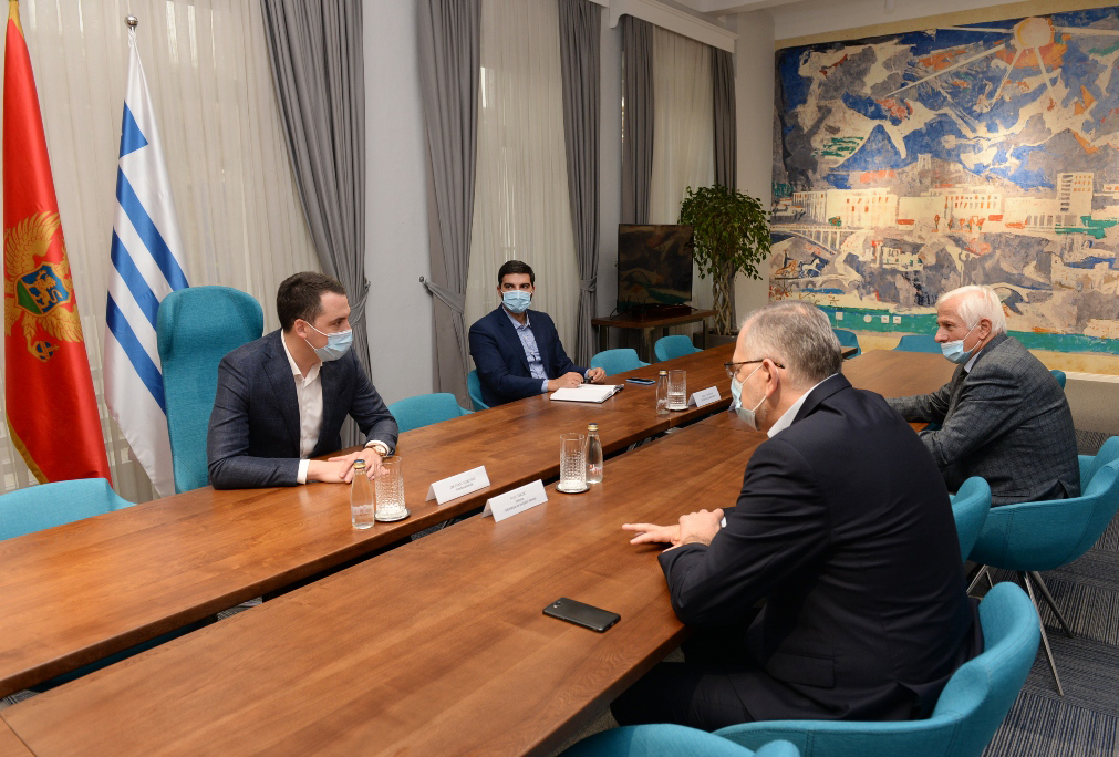 Predstavljen novi socijalni servis Glavnog grada: Gradska senior kartica omogućiće brojne povoljnosti penzionerima i starijim građanima Podgorice