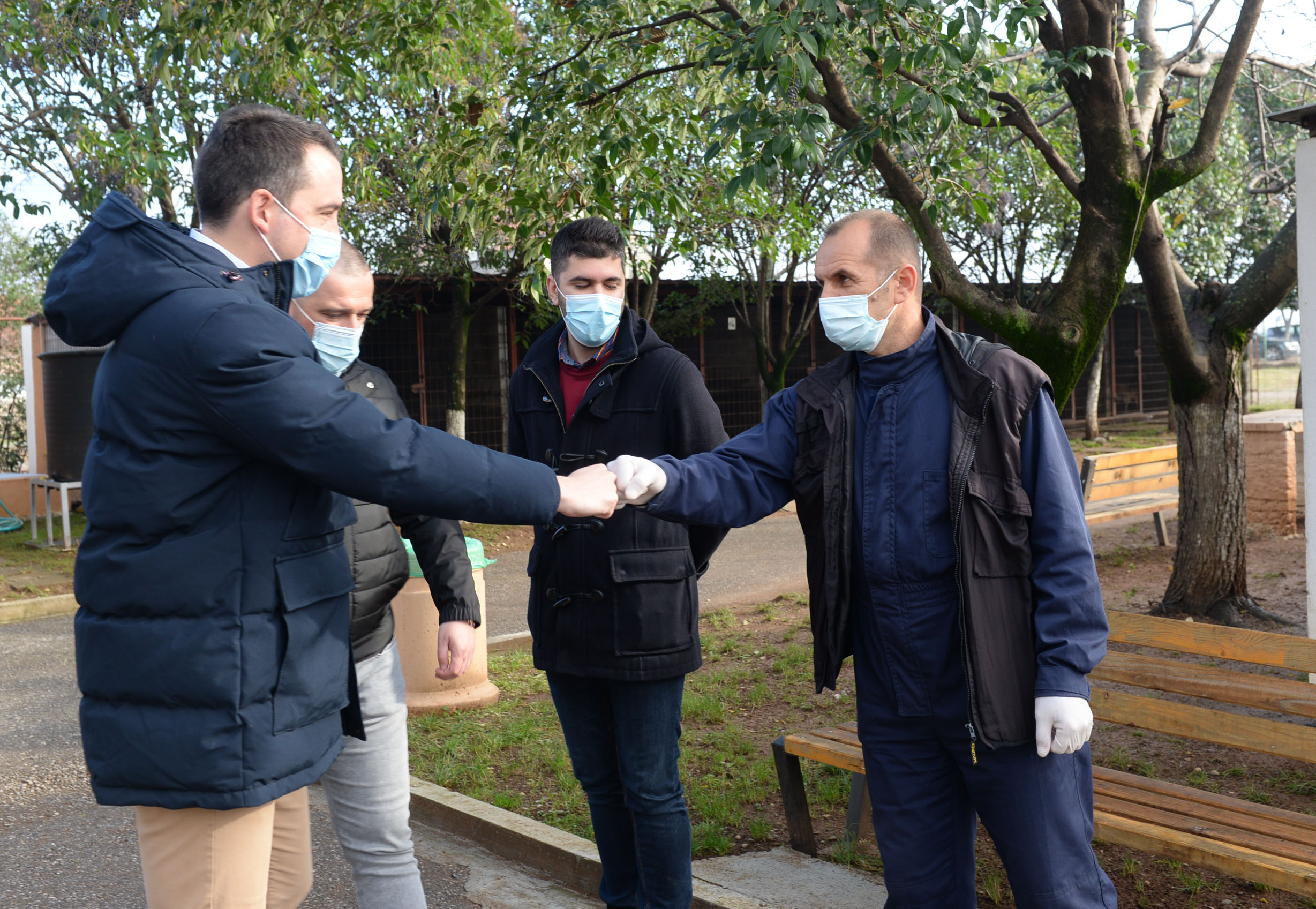 Vuković u posjeti podgoričkom azilu za napuštene pse: Odnos prema kućnim ljubimcima je veoma važno pitanje koje umnogome reflektuje stanje društvene zajednice