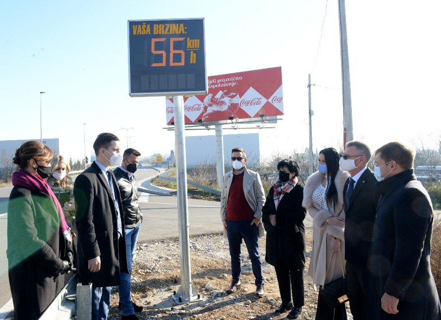 Podgorica dobila prvi informativni panel za mjerenje brzine vozila