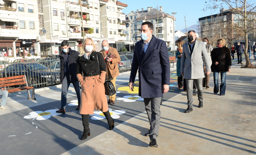 Stari aerodrom dobio novi park namijenjen svim generacijama: Dječije igralište, sportski poligon, stolovi za šah i stoni tenis novi sadržaji u Aerodromskoj ulici