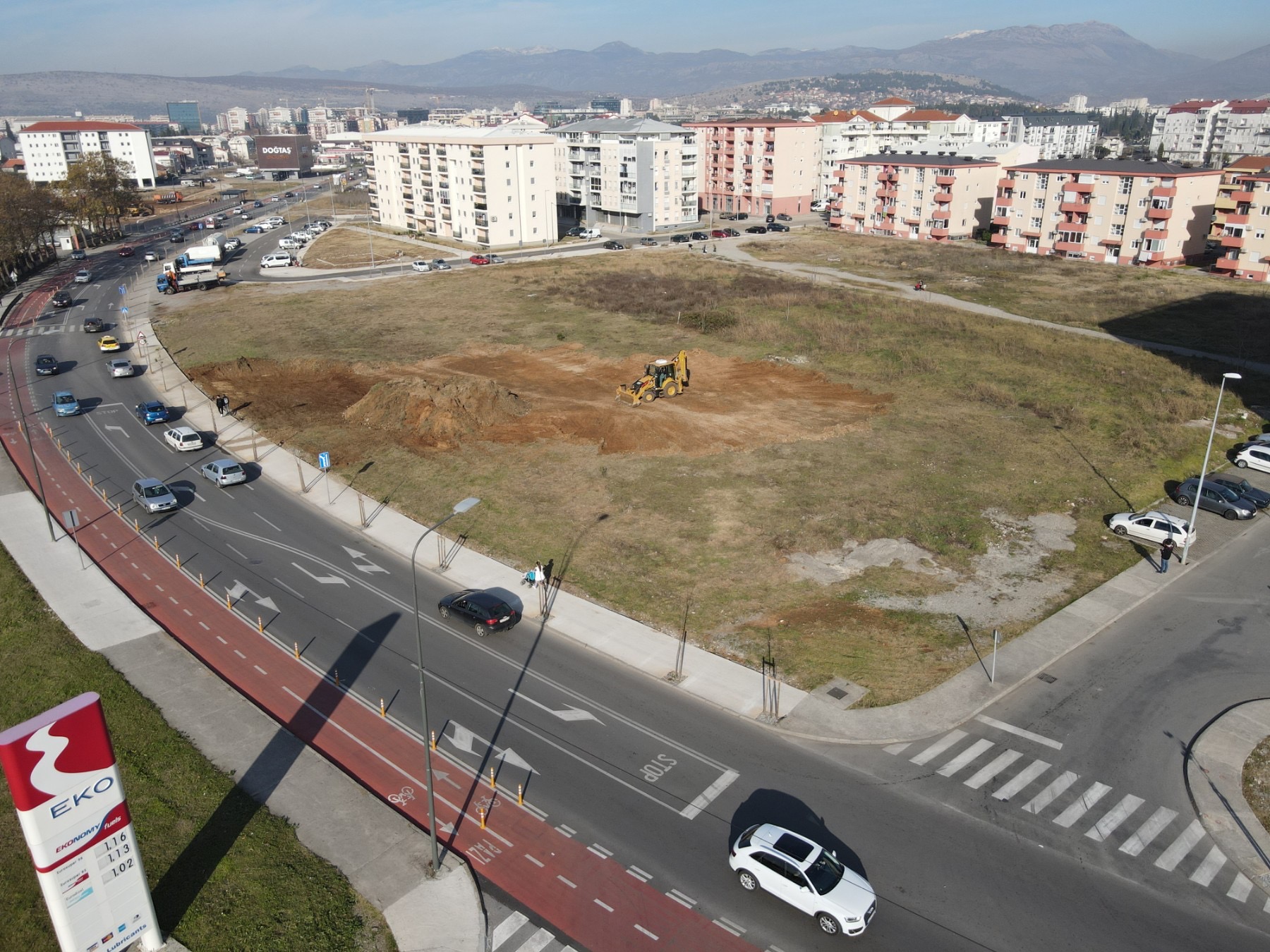 Počela izgradnja novog parka na Zabjelu; Na 5.000m²  dječije igralište, sportski poligon, trim staza i park za kućne ljubimce