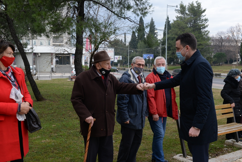 Delegacija Glavnog grada položila vijence na spomenike Partizanu borcu i Josipu Brozu Titu