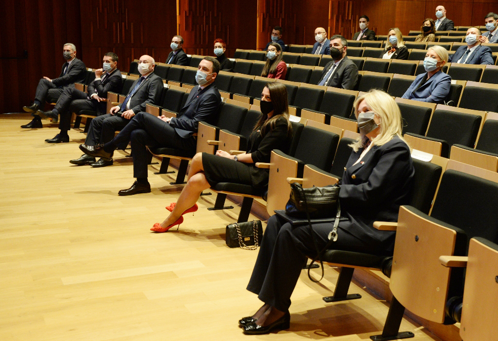 Održana svečana sjednica povodom Dana oslobođenja Podgorice; Vuković: Nastavićemo da baštinimo i štitimo vrijednosti slobodarstva i antifašizma kao neodvojivi dio identiteta naše Podgorice