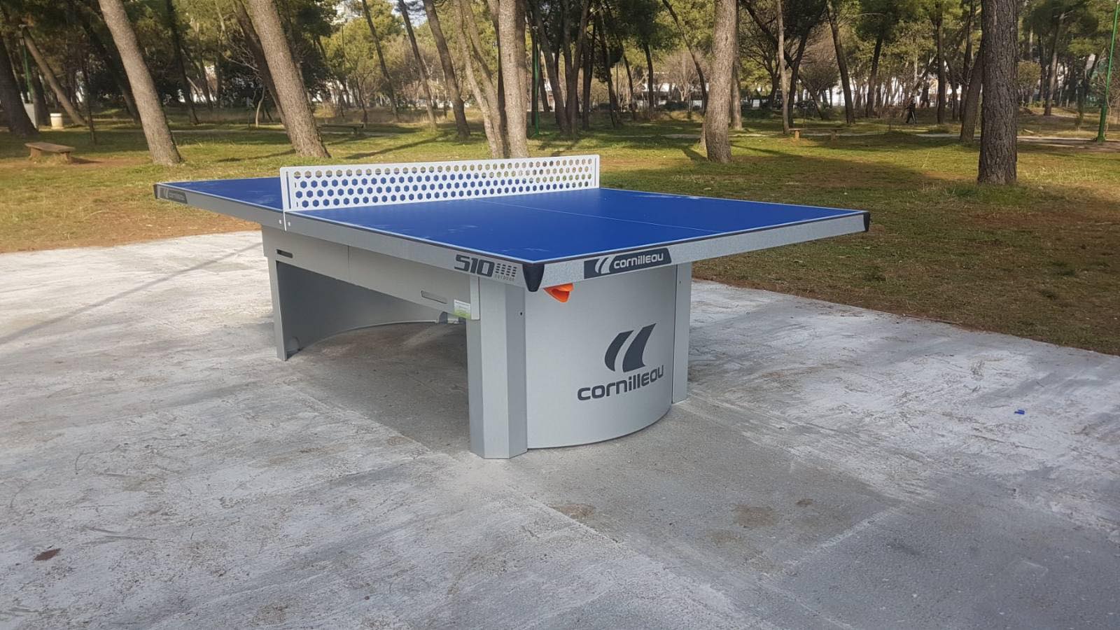 Stolovi za stoni tenis i šah postavljeni na više lokacija u gradu
