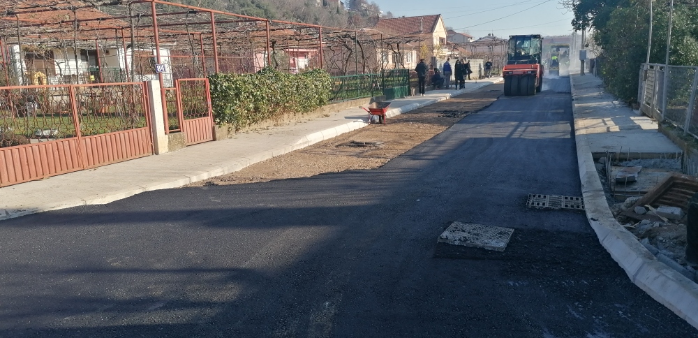 Gradonačelnik Vuković obišao radove u ulicama 18. jula i Veliše Mugoše i gradilište na Zabjelu