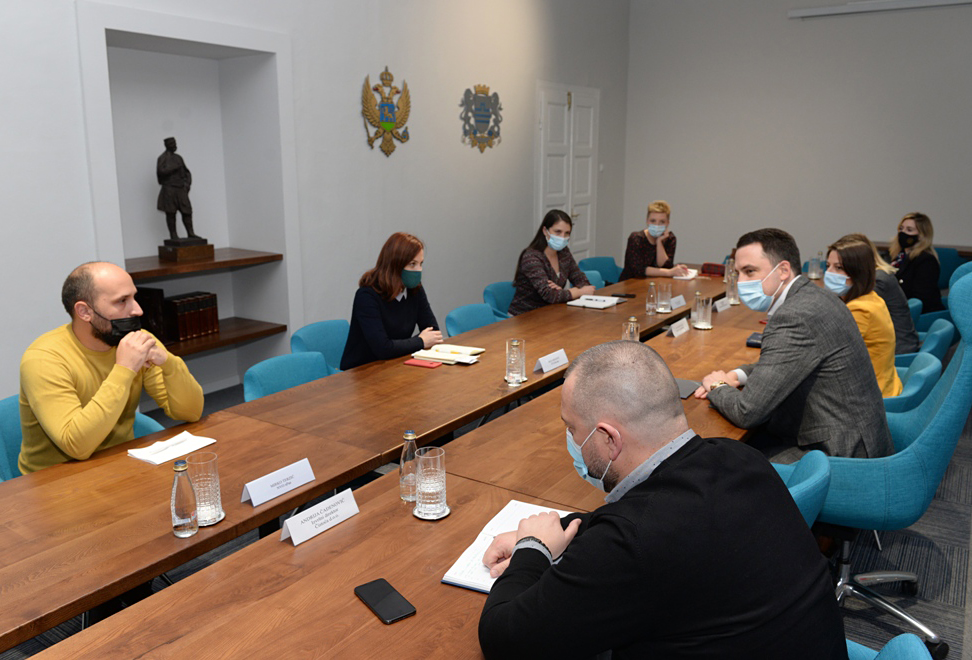 Vuković sa predstavnicima NVO za zaštitu životinja; Formiranjem radne grupe zajednički raditi na poboljšanju odnosa prema kućnim ljubimcima