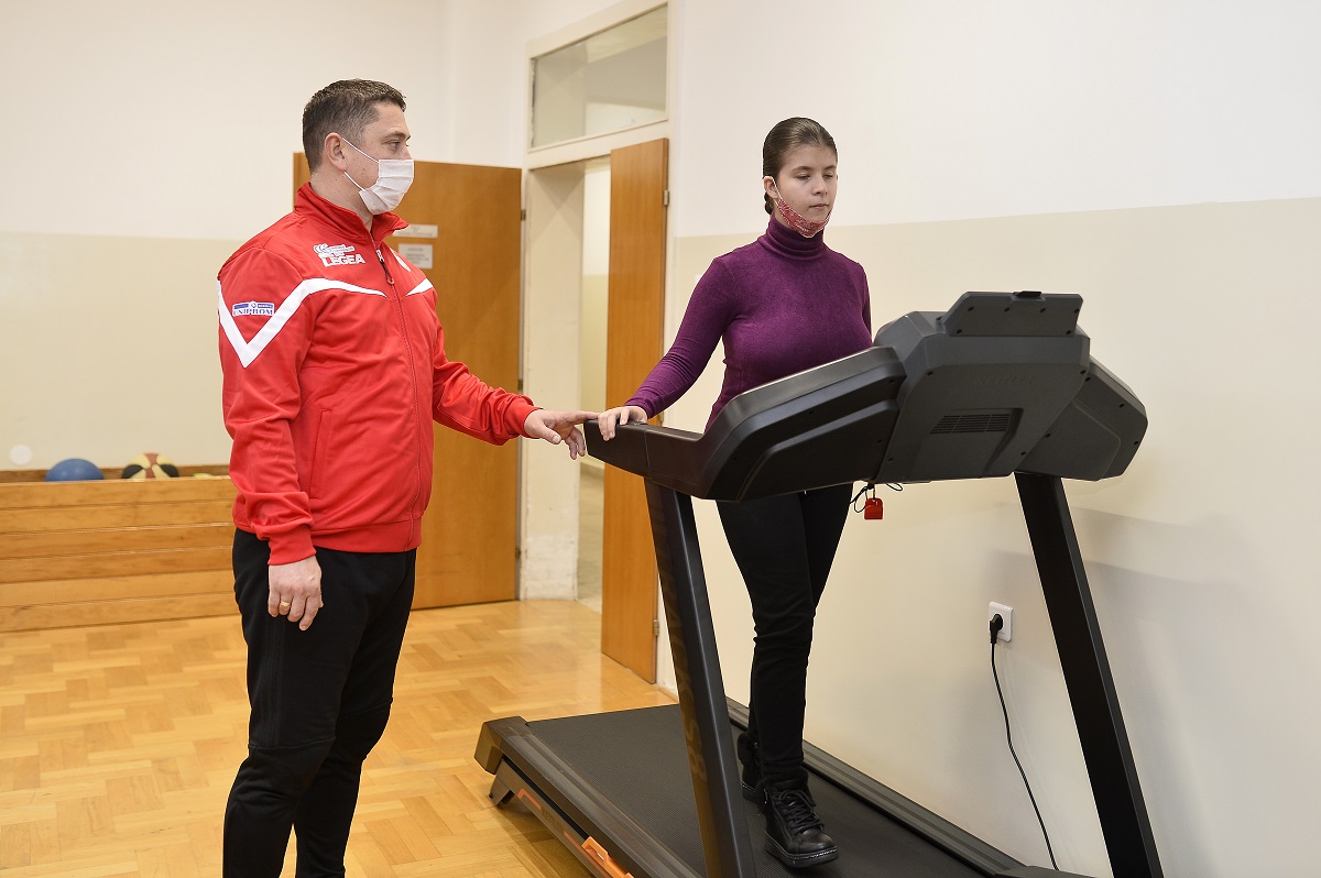 Sekretarijat za kulturu i sport uručio donacije Resursnom centru za djecu i mlade Podgorica i Zavodu Komanski most