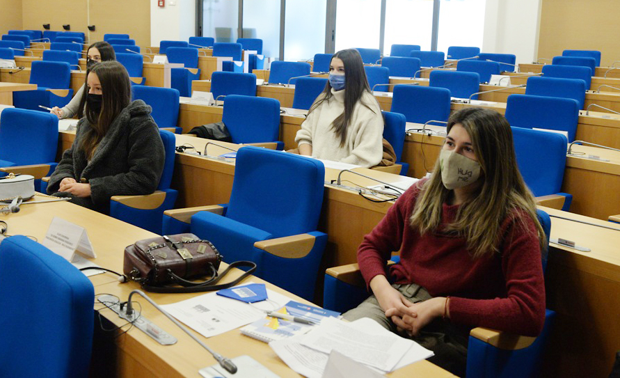 KANCELARIJA ZA MLADE I NVO INTERLINGUA ORGANIZOVALI SJEDNICU OMLADINSKOG LOKALNOG PARLAMENTA