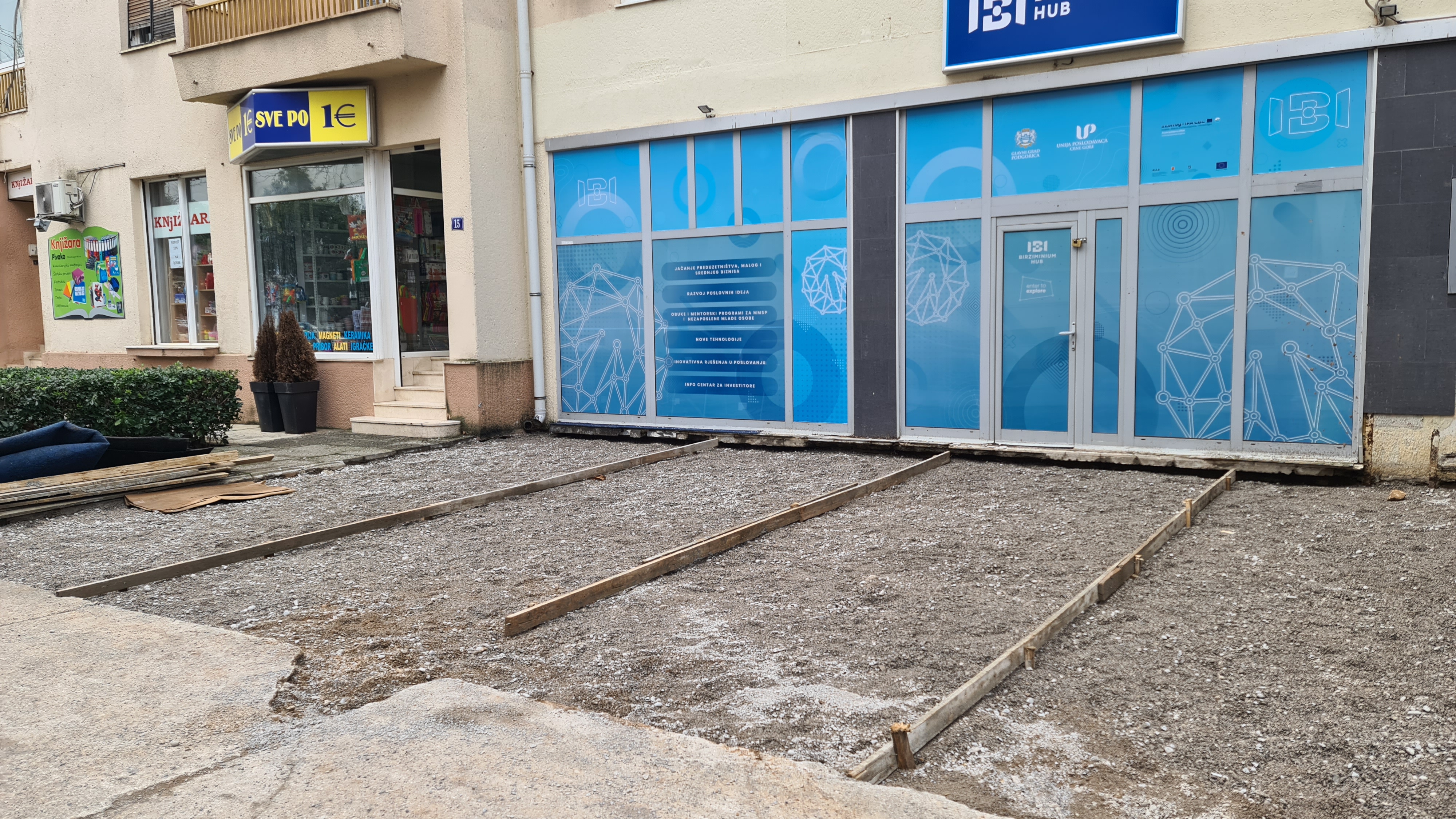 Putevi uređuju prostor ispred Birziminium Hub-a