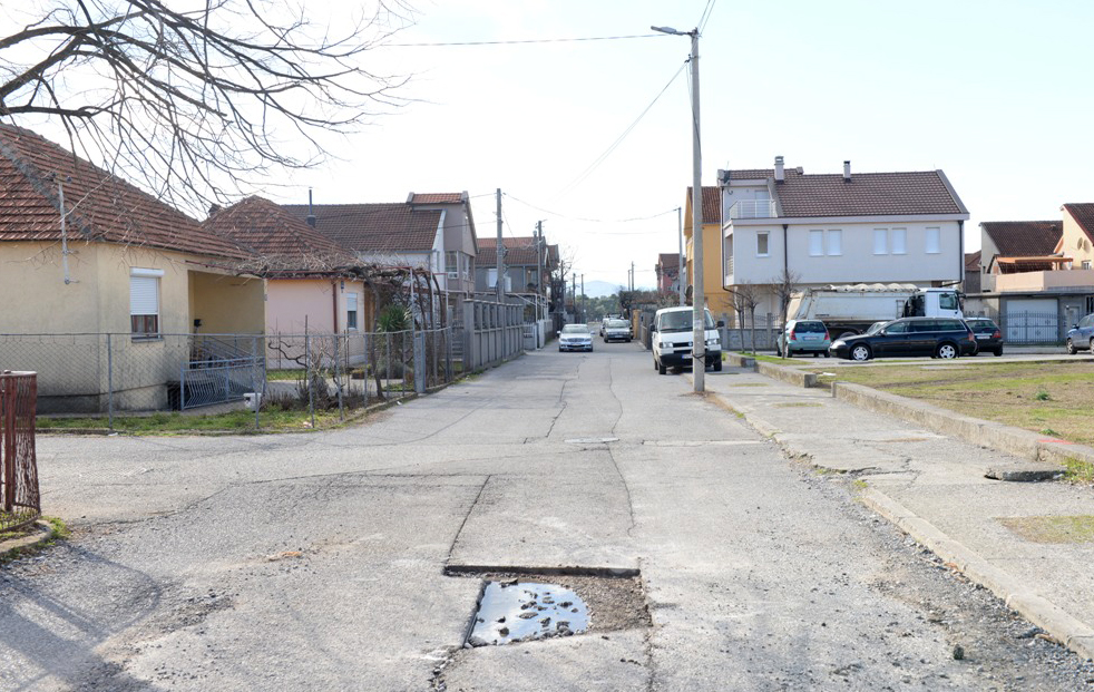 Putevi saniraju  udarne rupe na teritoriji Podgorice