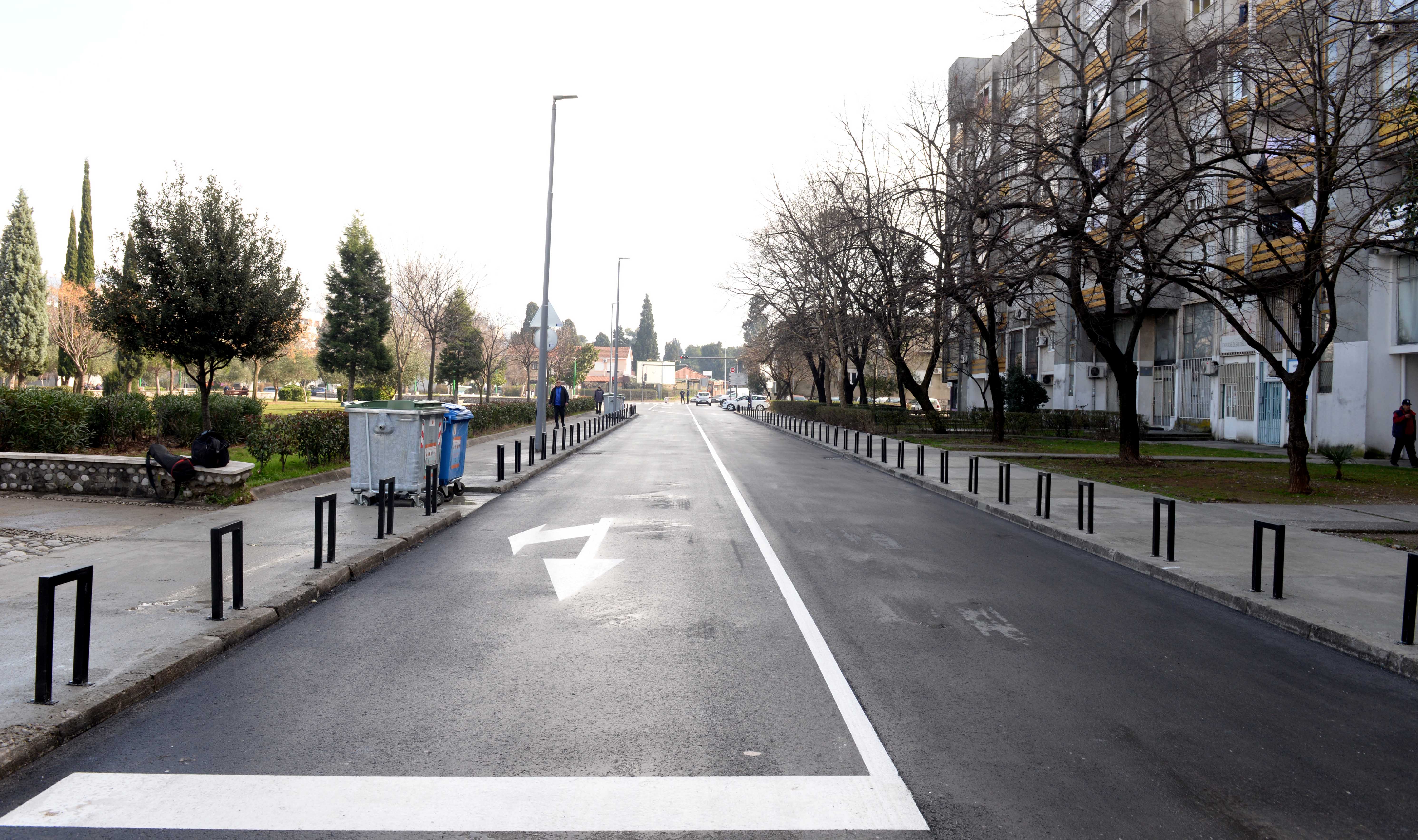 Završena rekonstrukcija dijela Ulice Bracana Bracanovića; Glavni grad i u ovoj godini nastavlja da unapređuje saobraćajnu infrastrukturu