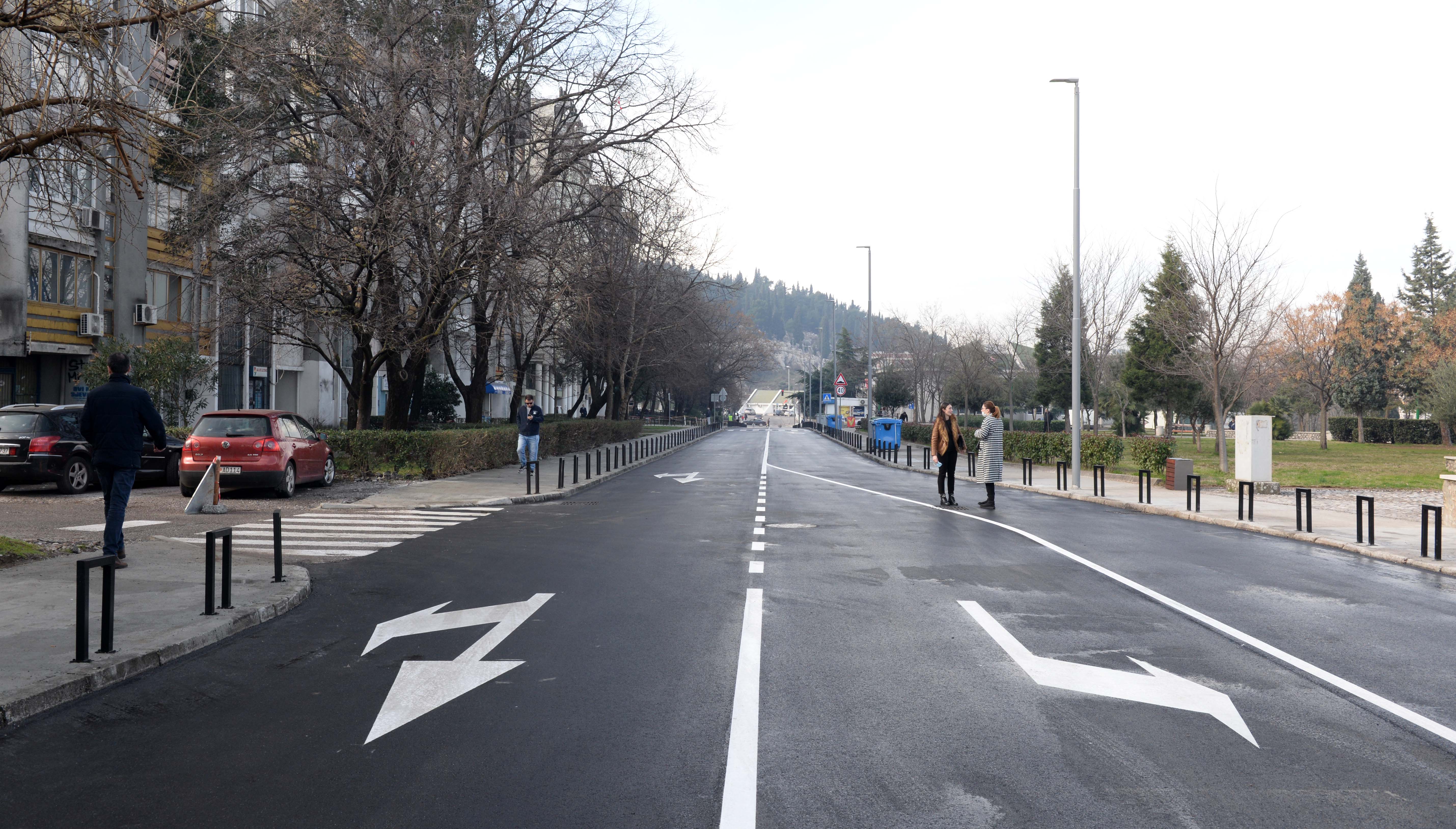 Završena rekonstrukcija dijela Ulice Bracana Bracanovića; Glavni grad i u ovoj godini nastavlja da unapređuje saobraćajnu infrastrukturu