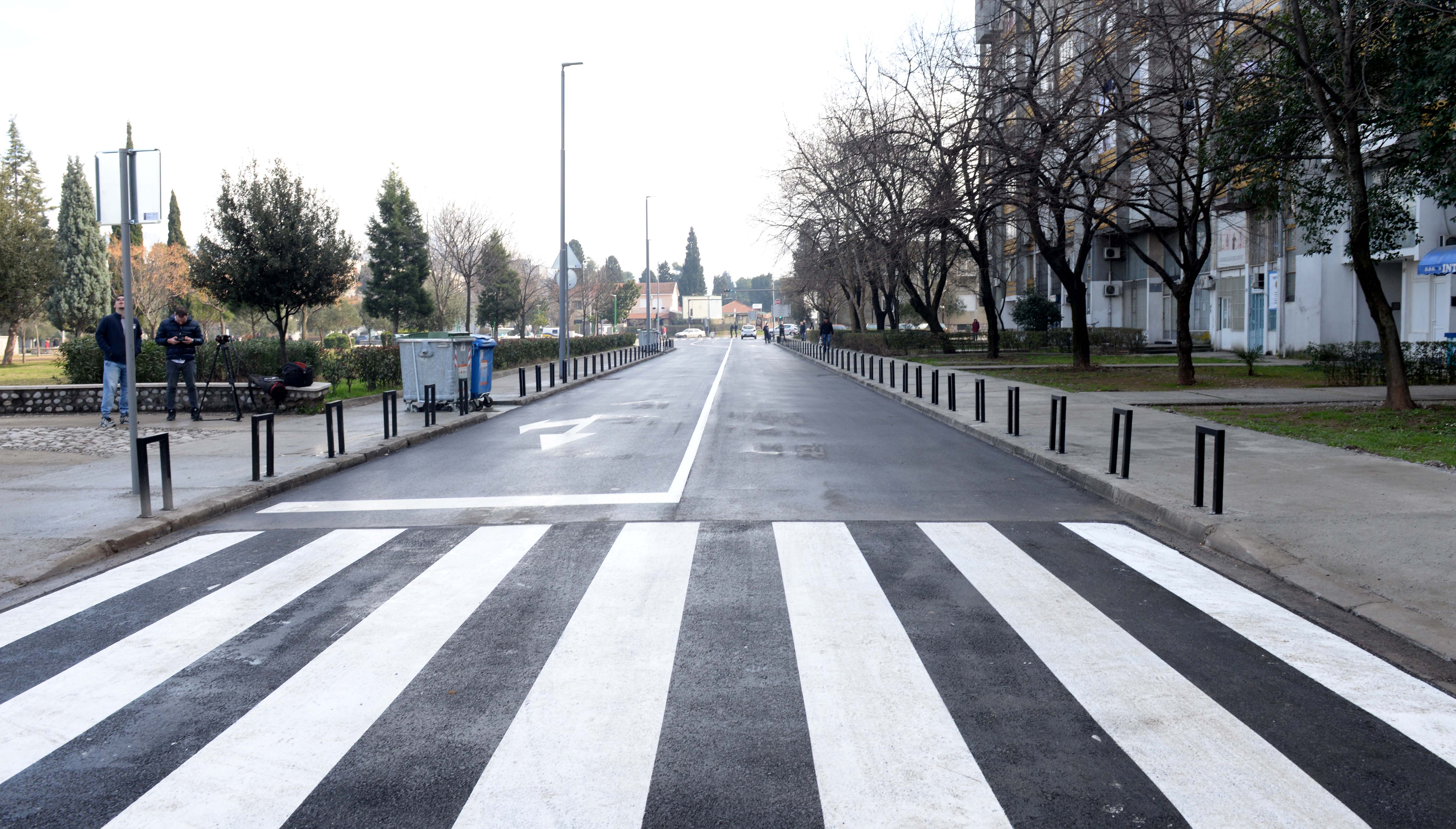 Završena rekonstrukcija dijela Ulice Bracana Bracanovića; Glavni grad i u ovoj godini nastavlja da unapređuje saobraćajnu infrastrukturu