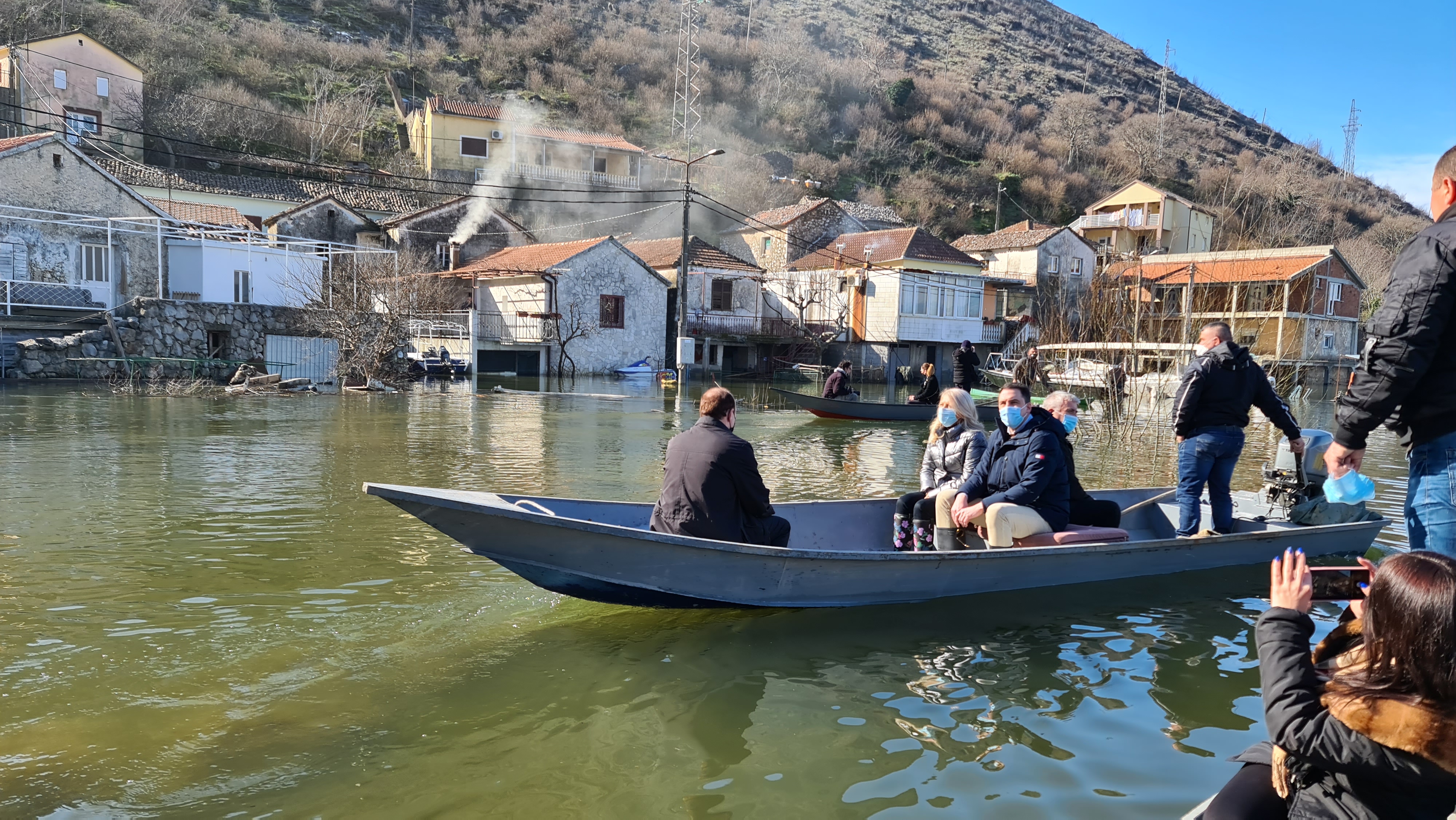 Vuković i Stajović obišli poplavljena područja u opštini Golubovci