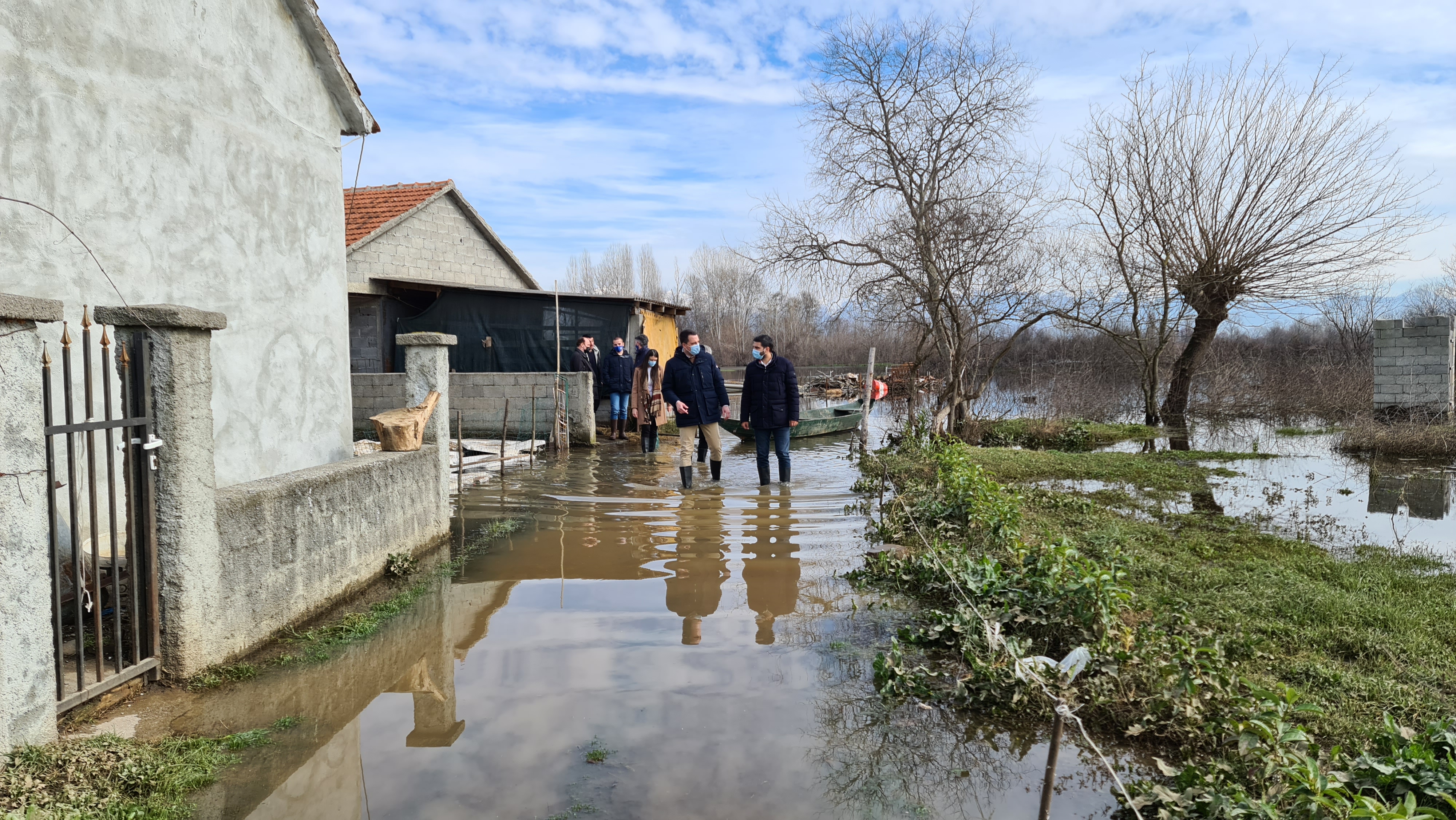 Vuković i Stajović obišli poplavljena područja u opštini Golubovci