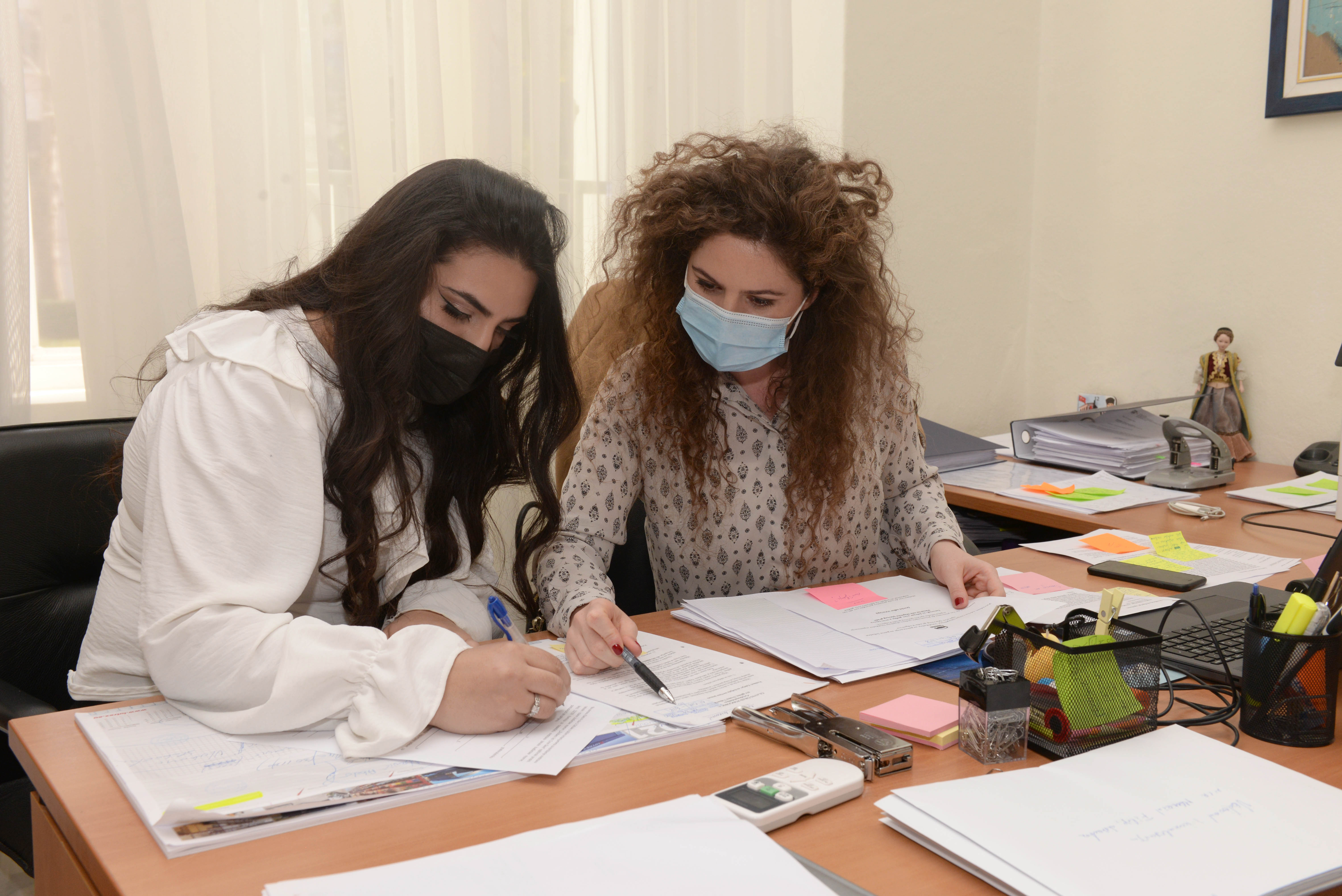 Projekat REopen Doors: Tokom stažiranja u Glavnom gradu mladi Romi i Egipćani pokazuju visok stepen znanja i vještina