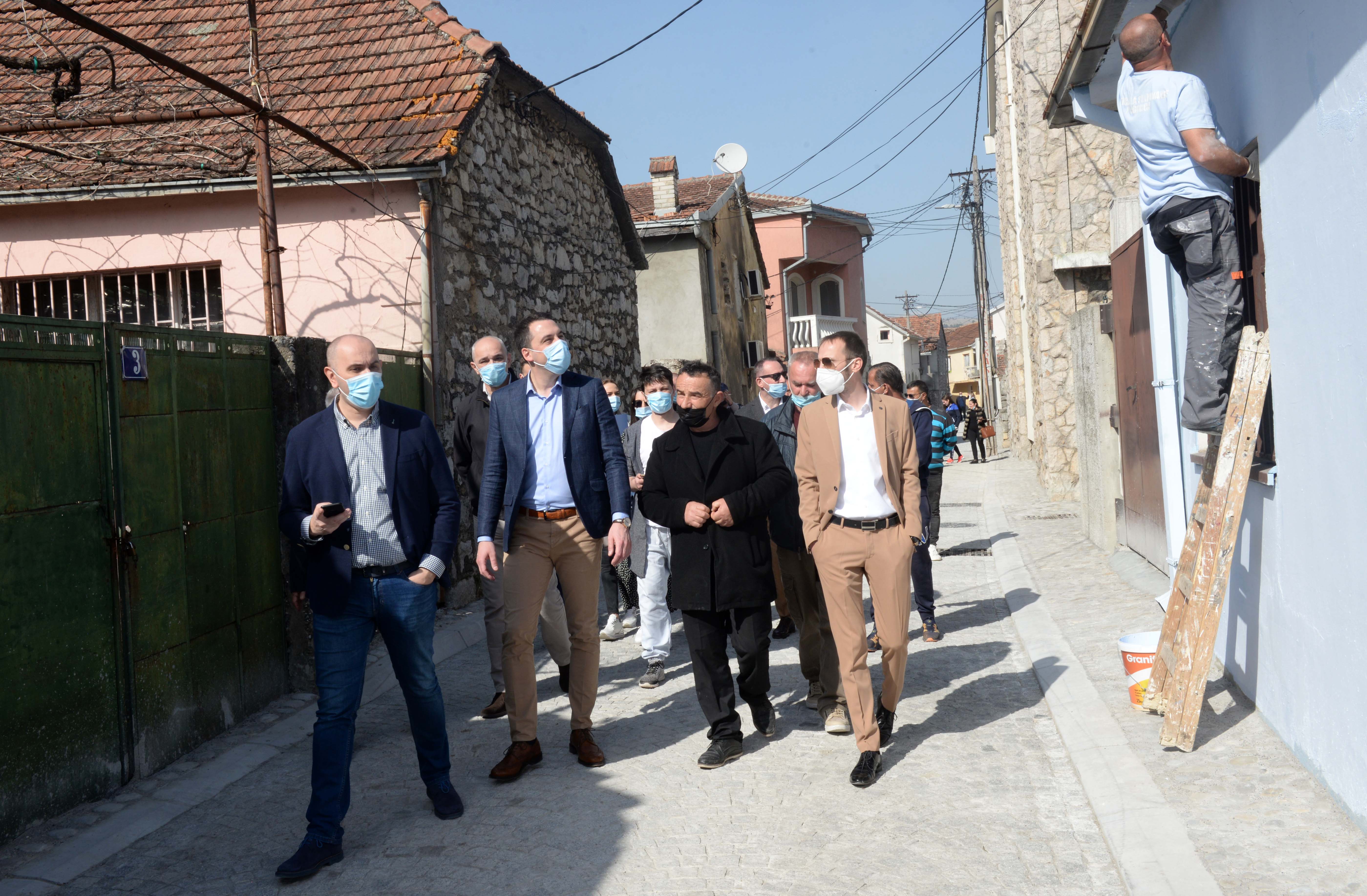 Završena rekonstrukcija ulica Keše Đurovića i Predgrad; VUKOVIĆ: Ponosan sam što na pravi način vraćamo duh Staroj varoši