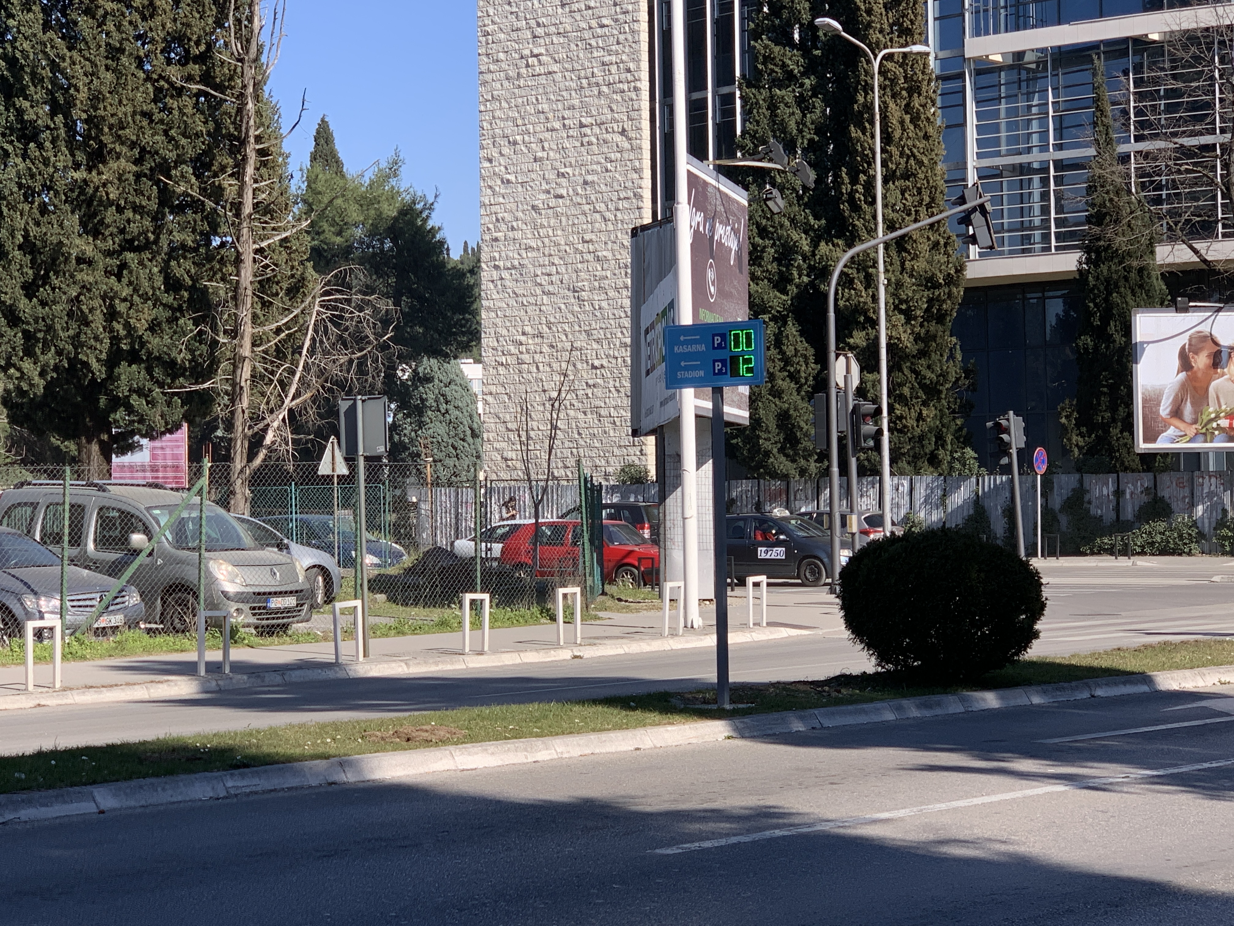 Parking servis Podgorica nastavlja da unapređuje usluge; Info led table o slobodnim parking mjestima postavljene na Bulevaru Ivana Crnojevića