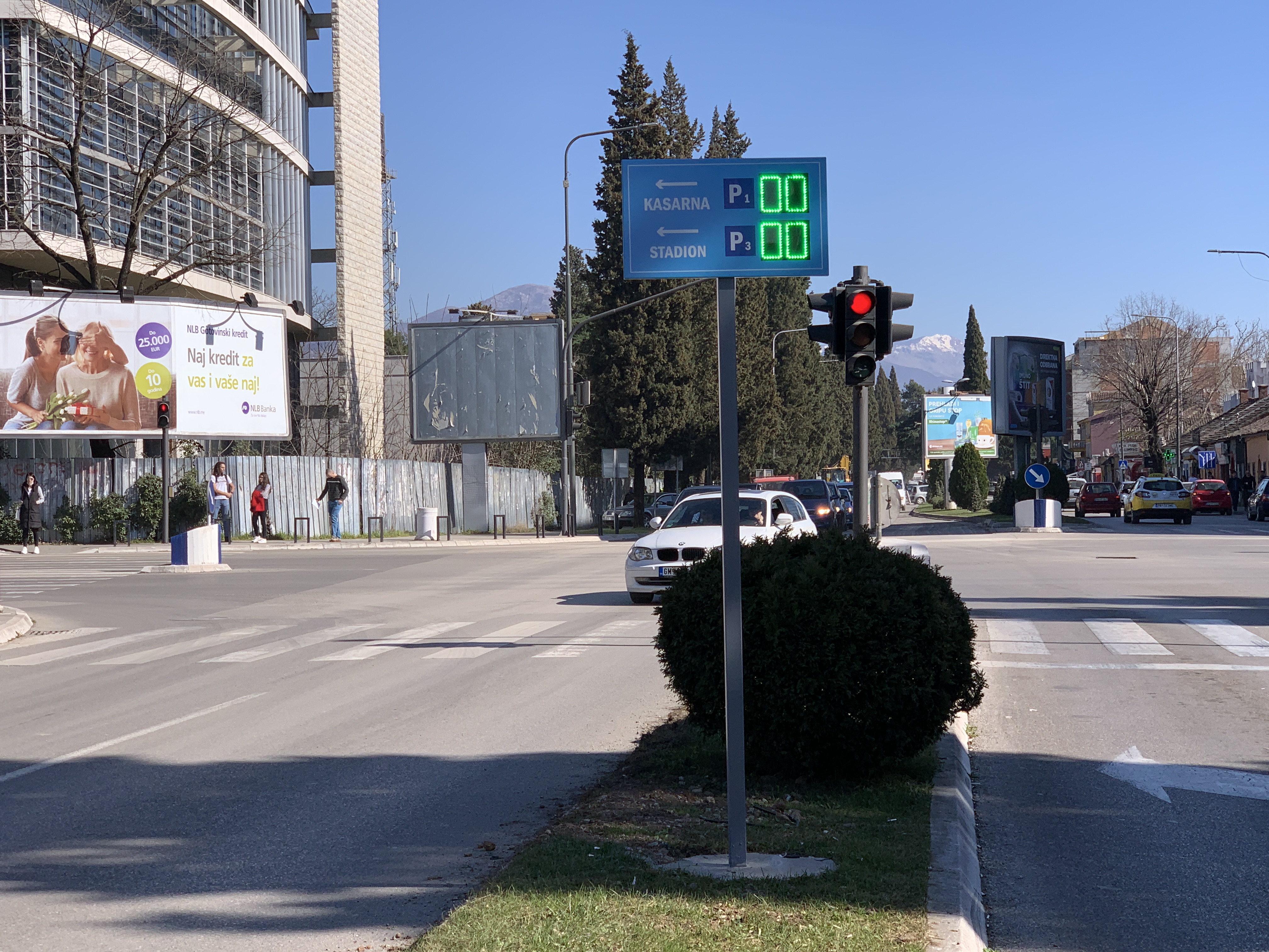 Parking servis Podgorica nastavlja da unapređuje usluge; Info led table o slobodnim parking mjestima postavljene na Bulevaru Ivana Crnojevića