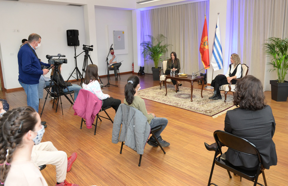 Održana tribina ‚‚Žena - stub modernog društva''