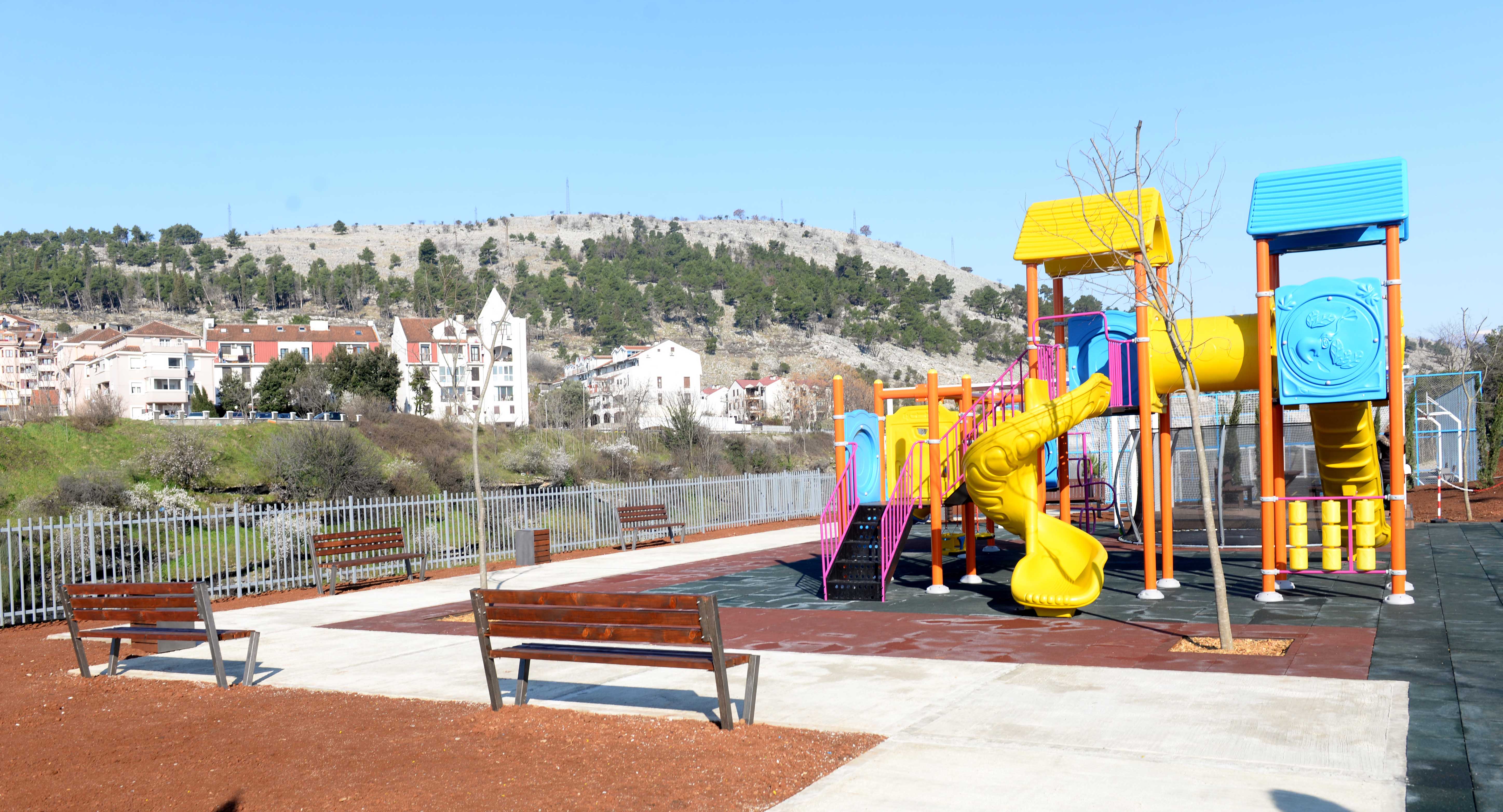 Podgorica dobila još jedan park; U naselju Zagorič završena izgradnja savremenog parka