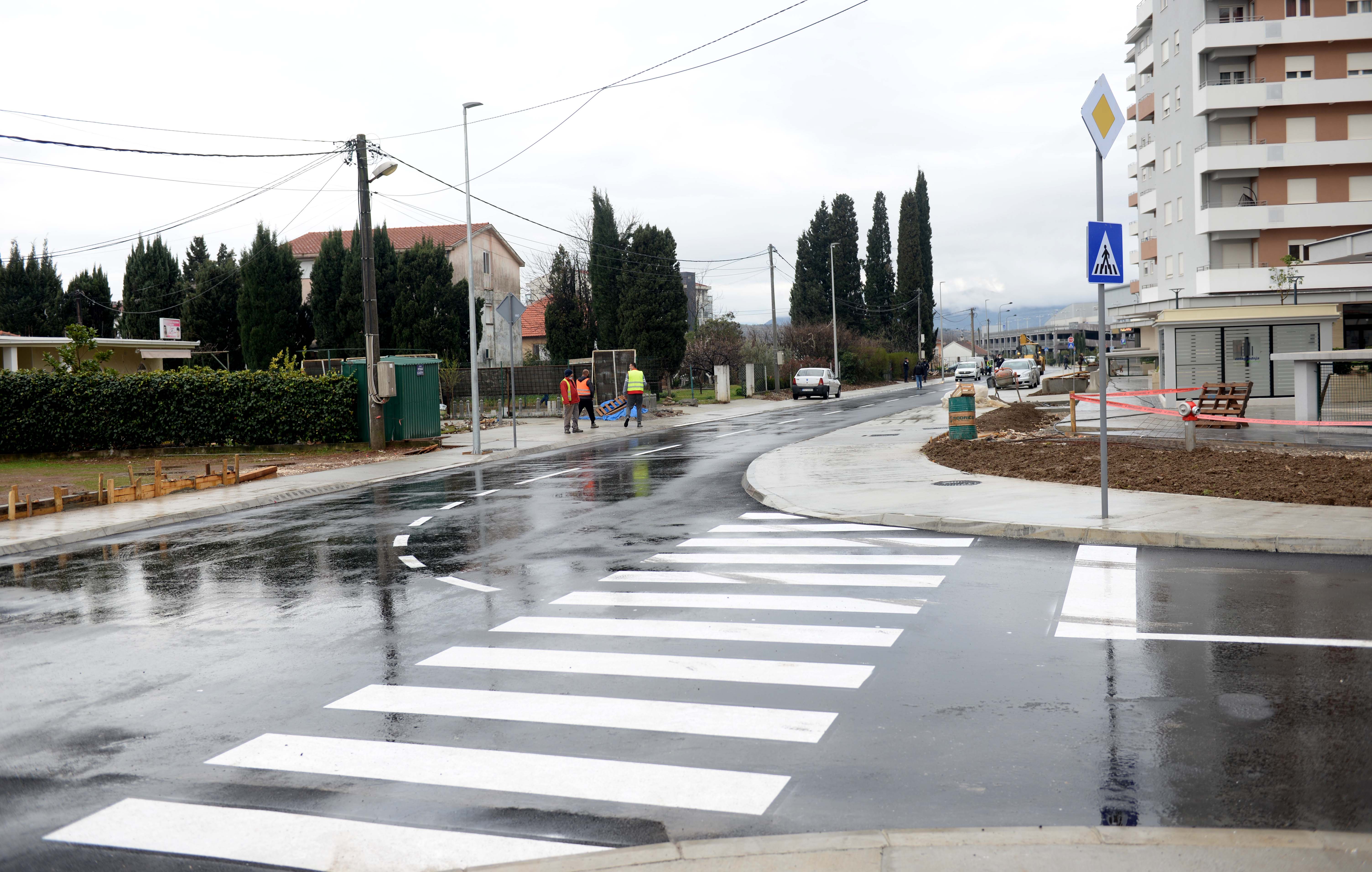 Završena rekonstrukcija Ulice Arsenija Boljevića vrijedna 390.000 eura; Najkraća saobraćajna veza između Ankarskog bulevara i Ulice Marka Radovića dobila potpuno novi izgled