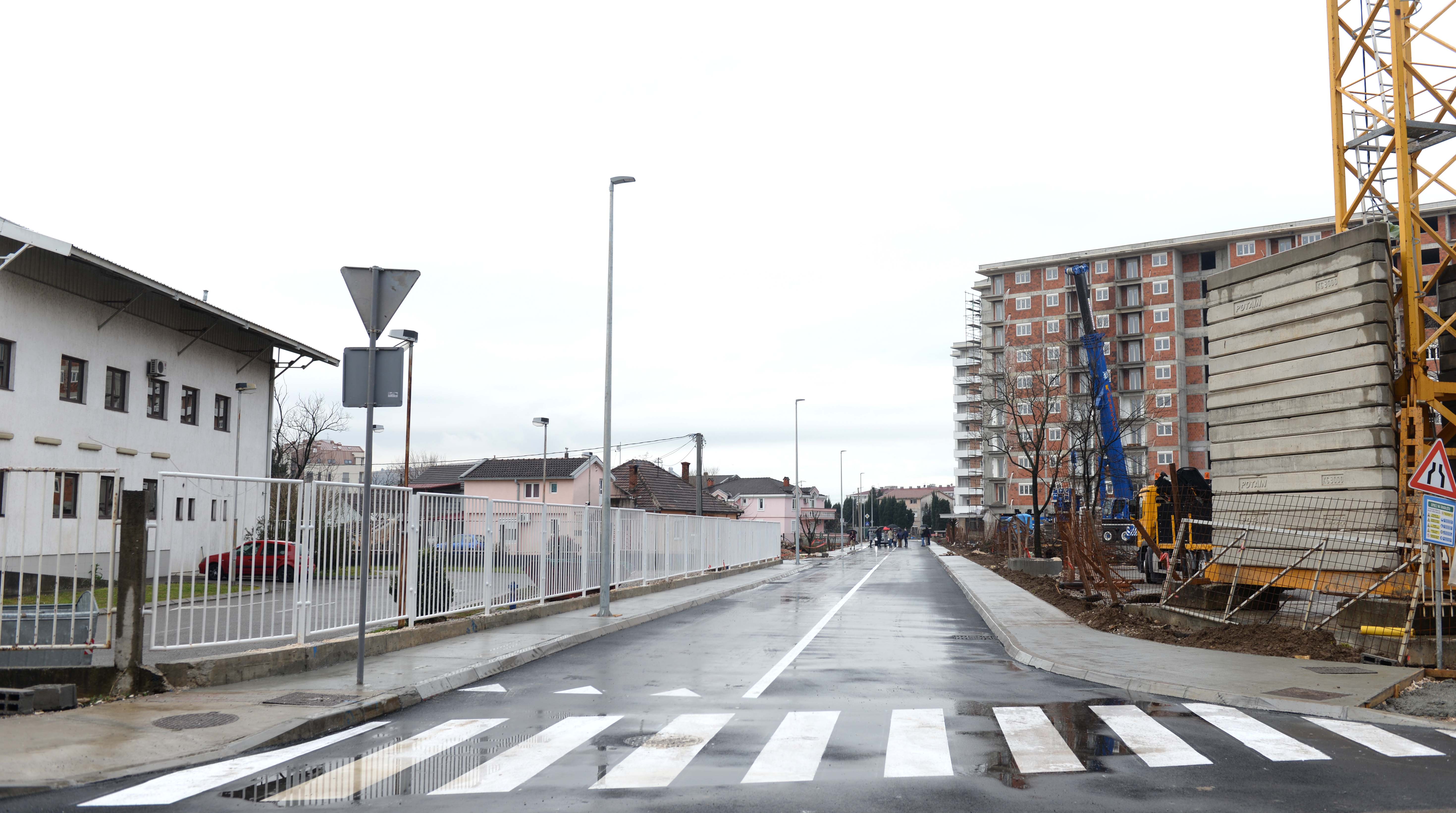 Završena rekonstrukcija Ulice Arsenija Boljevića vrijedna 390.000 eura; Najkraća saobraćajna veza između Ankarskog bulevara i Ulice Marka Radovića dobila potpuno novi izgled