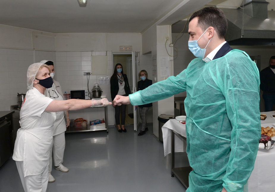 Gradonačelnik obišao Narodnu kuhinju: VUKOVIĆ: Glavni grad će nastaviti da vodi posebnu brigu o socijalno ugroženim građanima i da razvija nove socijalne servise