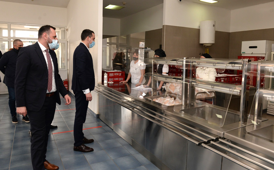 Gradonačelnik obišao Narodnu kuhinju: VUKOVIĆ: Glavni grad će nastaviti da vodi posebnu brigu o socijalno ugroženim građanima i da razvija nove socijalne servise