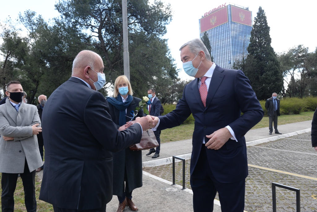 Položen vijenac na spomenik Vasu Brajoviću (Mavrovuniotisu) - Obilježen jubilej 200 godina od Grčkog ustanka i 140 godina diplomatskih odnosa Crne Gore i Grč­ke
