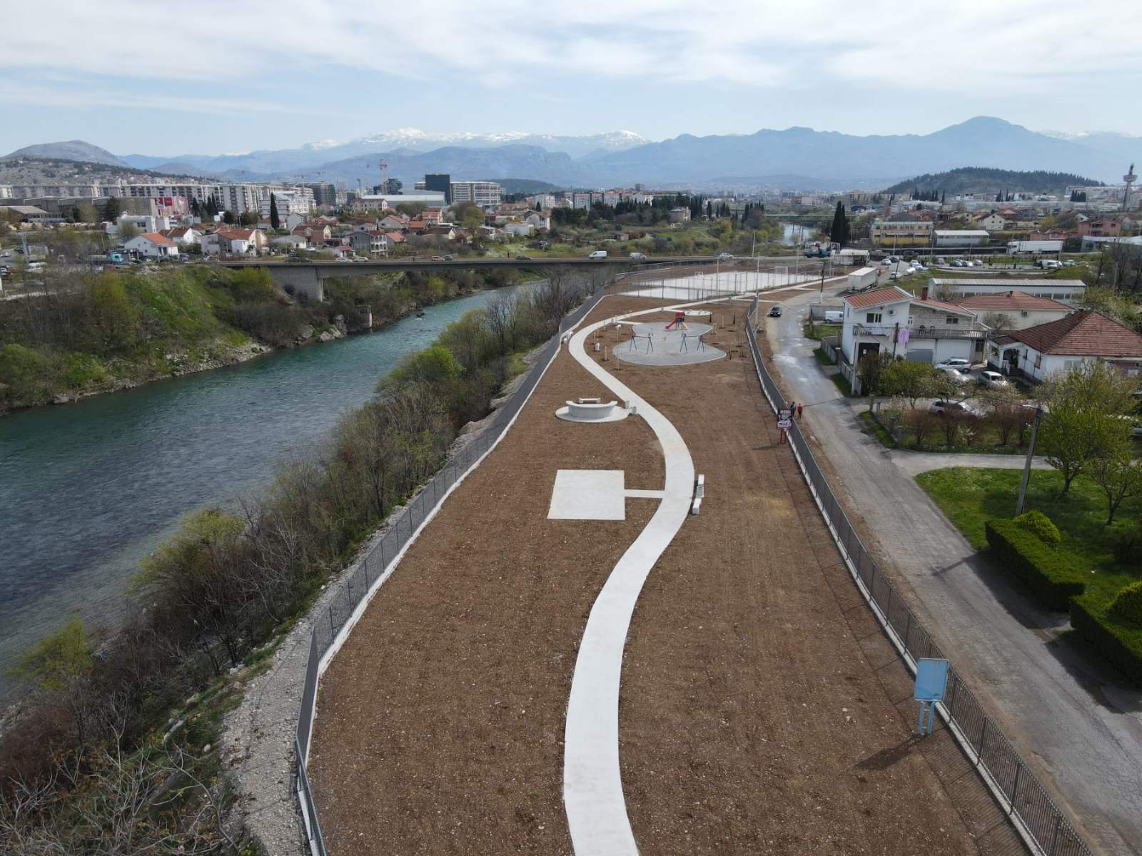 Podgorica dobila još jednu sportsko-rekreativnu zonu; Novi sadržaji za sve generacije mještana Dahne i Dajbaba