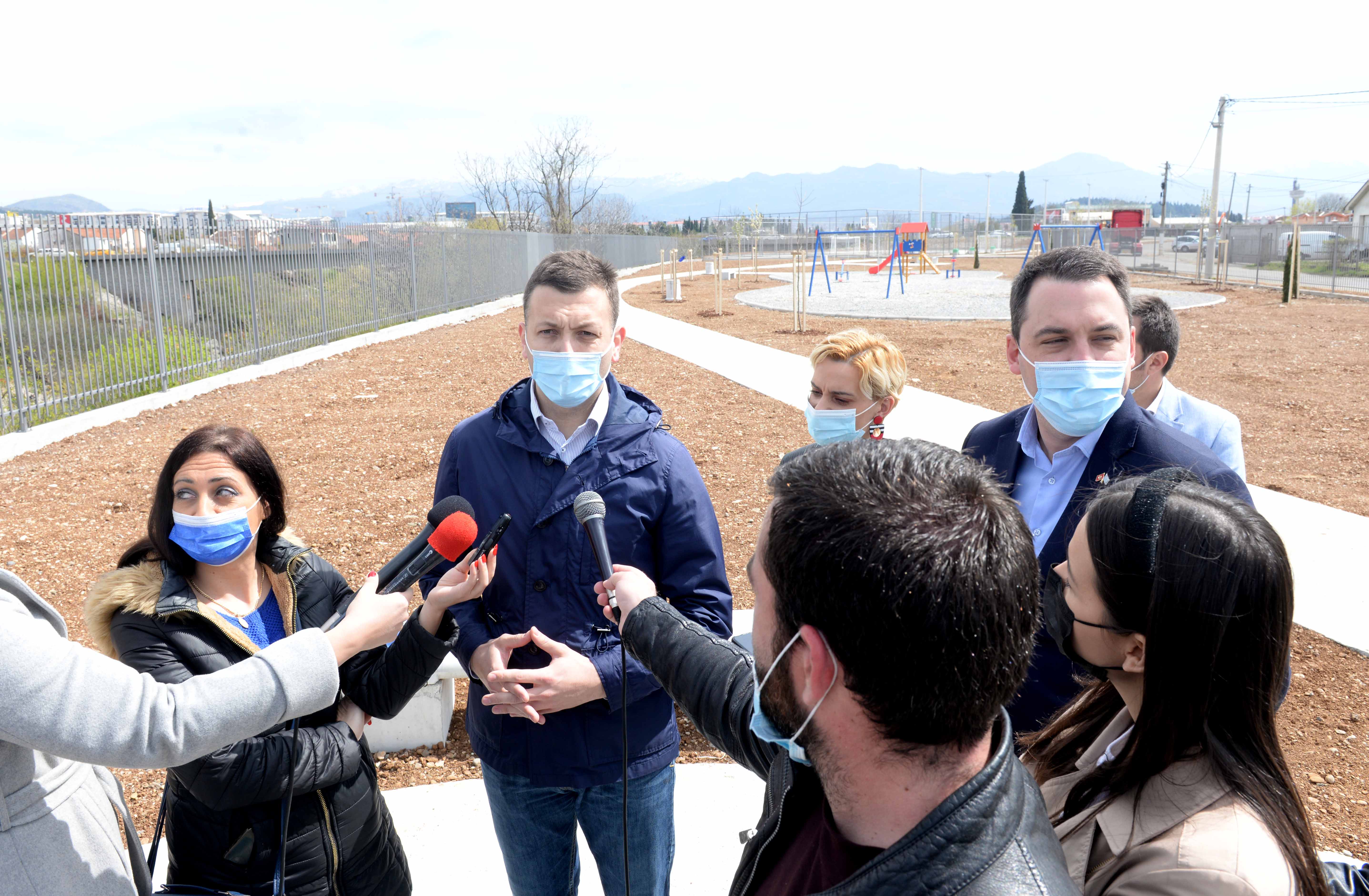 Podgorica dobila još jednu sportsko-rekreativnu zonu; Novi sadržaji za sve generacije mještana Dahne i Dajbaba