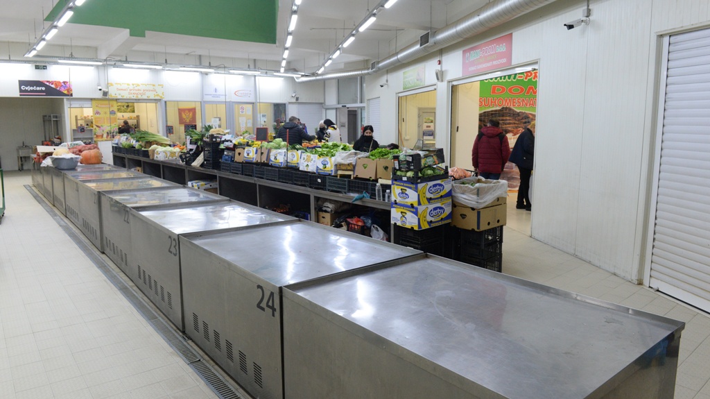Uskoro javni poziv za zakup slobodnih tezgi i poslovnih prostora u tržnim centrima Pobrežje, Bazar i Forum