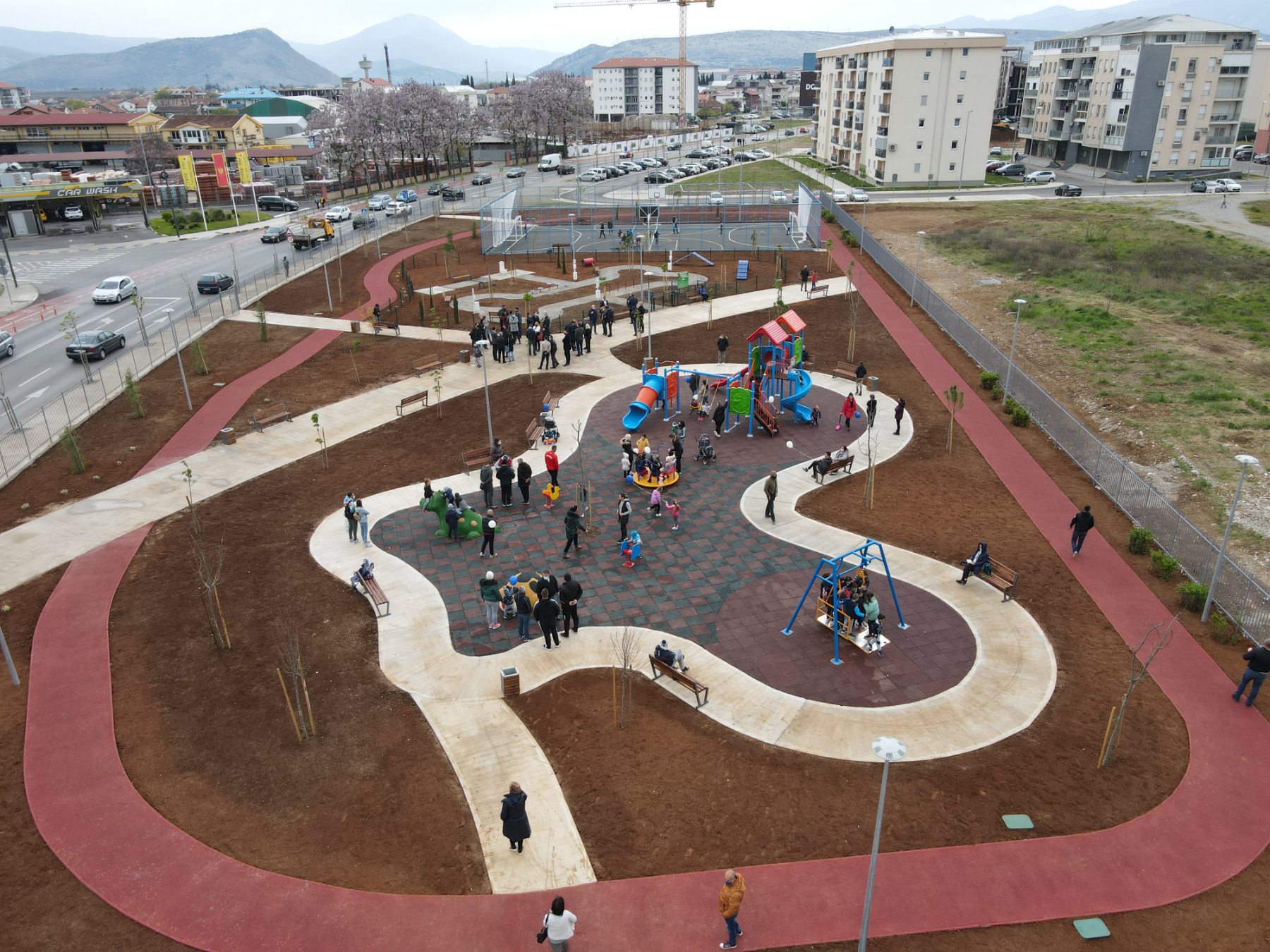 Podgorica dobila još jedan park; Na Zabjelu savremeno opremljen multifunkcionalni prostor na 5.000 m2