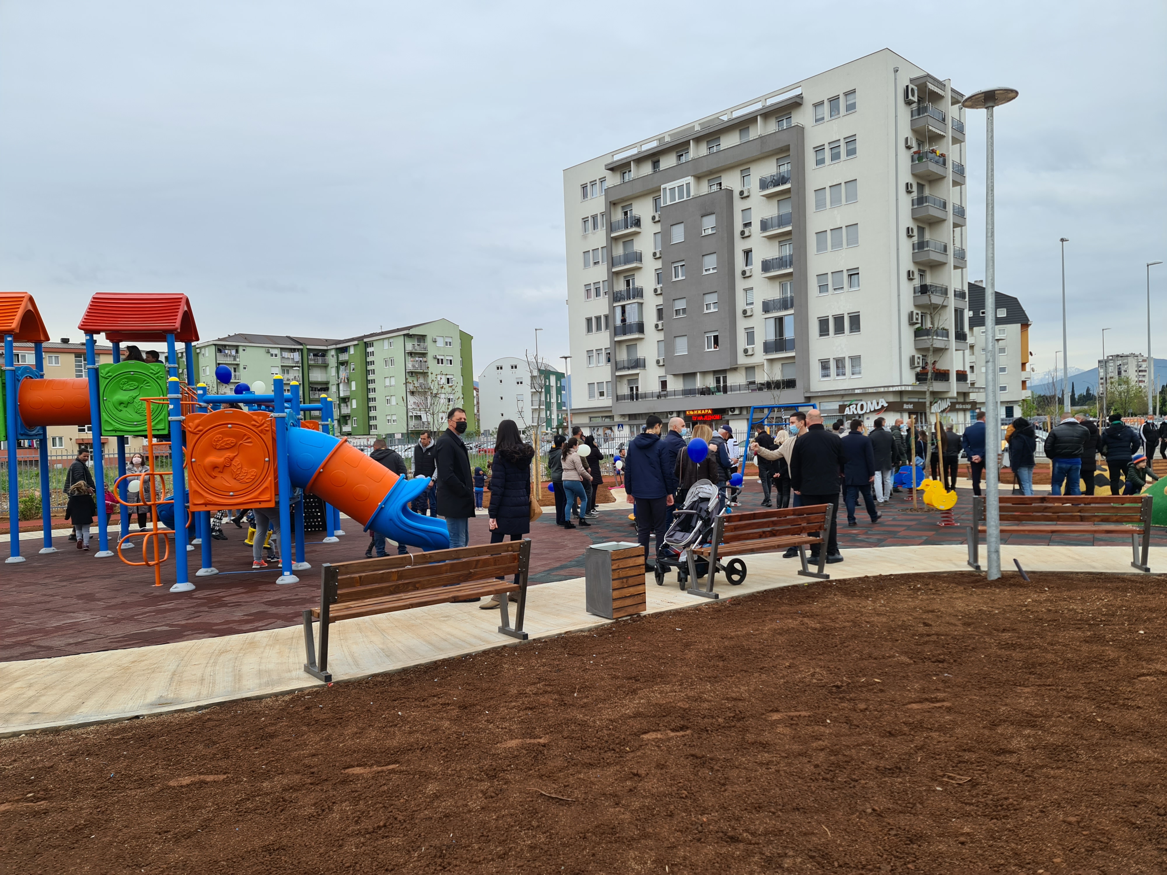 Podgorica dobila još jedan park; Na Zabjelu savremeno opremljen multifunkcionalni prostor na 5.000 m2