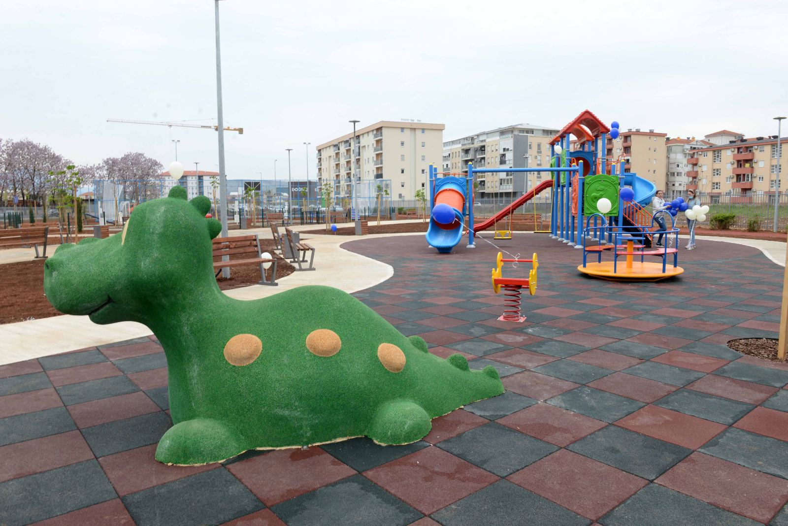 Podgorica dobila još jedan park; Na Zabjelu savremeno opremljen multifunkcionalni prostor na 5.000 m2