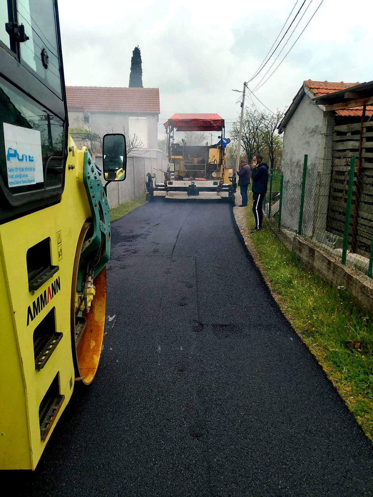 Asfaltirana saobraćajnica koja povezuje Ljajkoviće i Botun