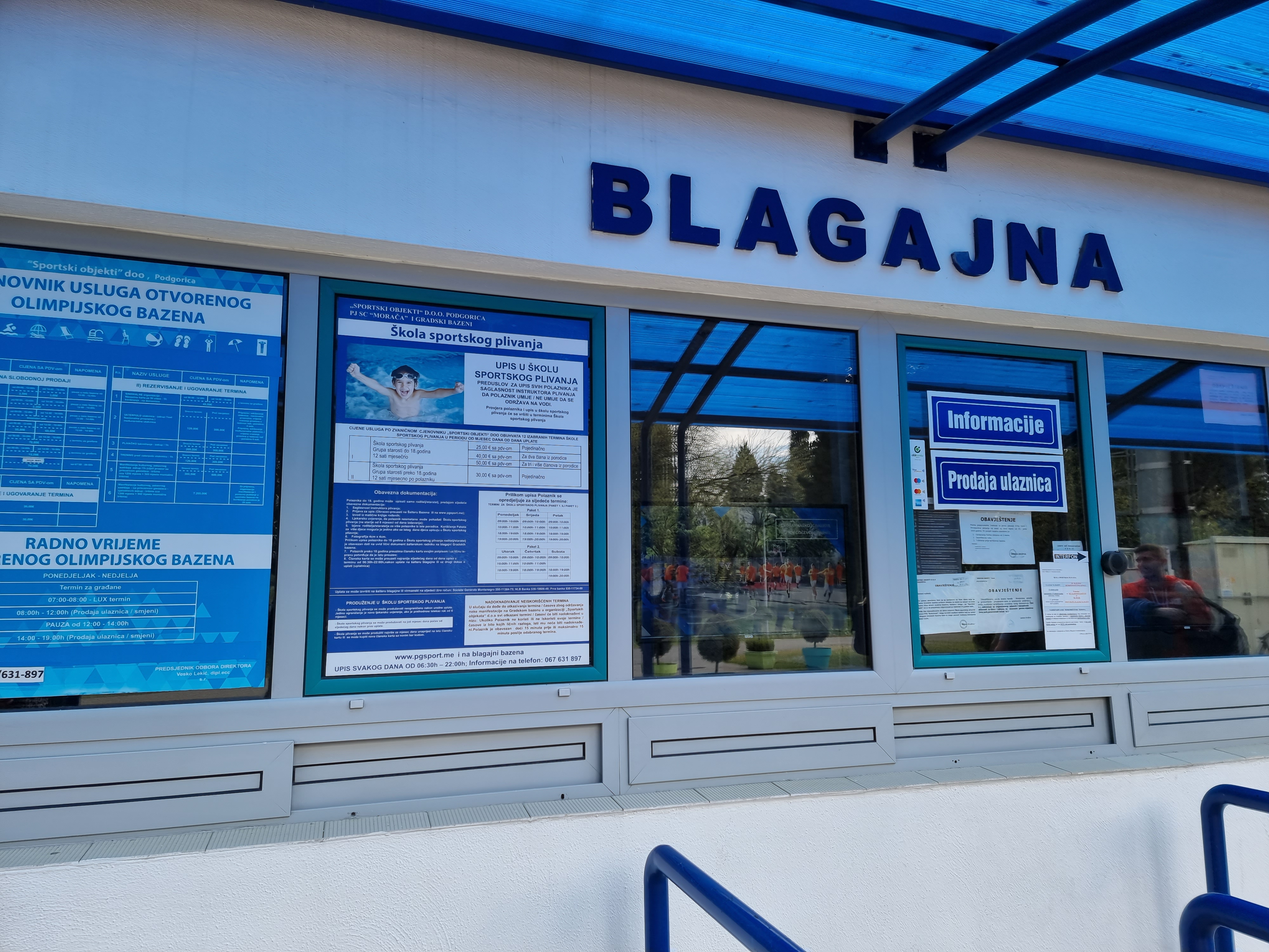 Na ulazima u sportske objekte postavljeni info LED displeji